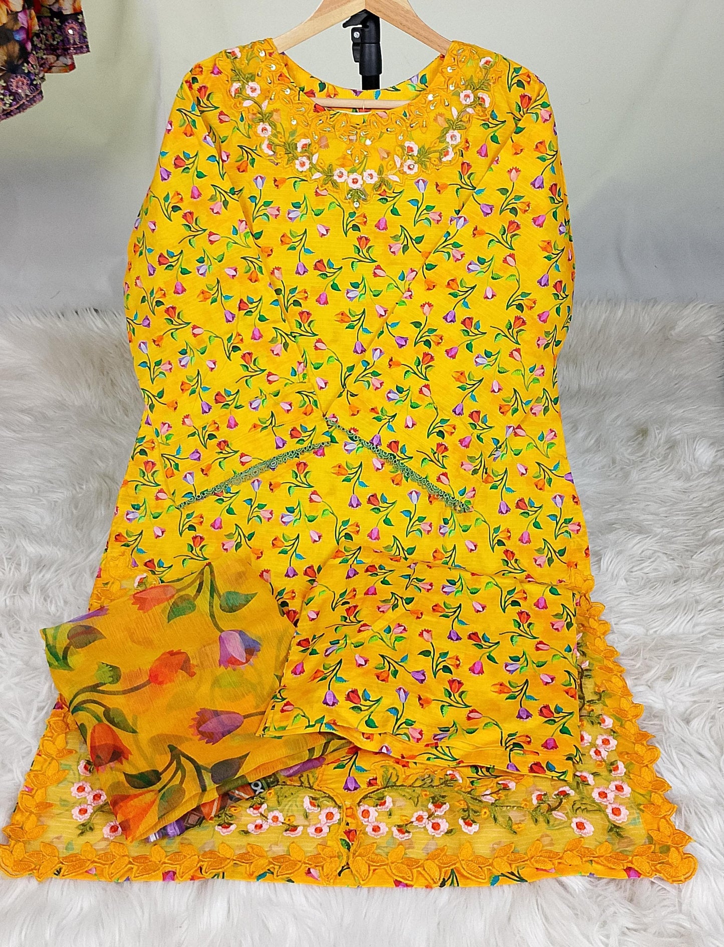 3 PIECE - EMBROIDERED / PRINTED LAWN SUIT