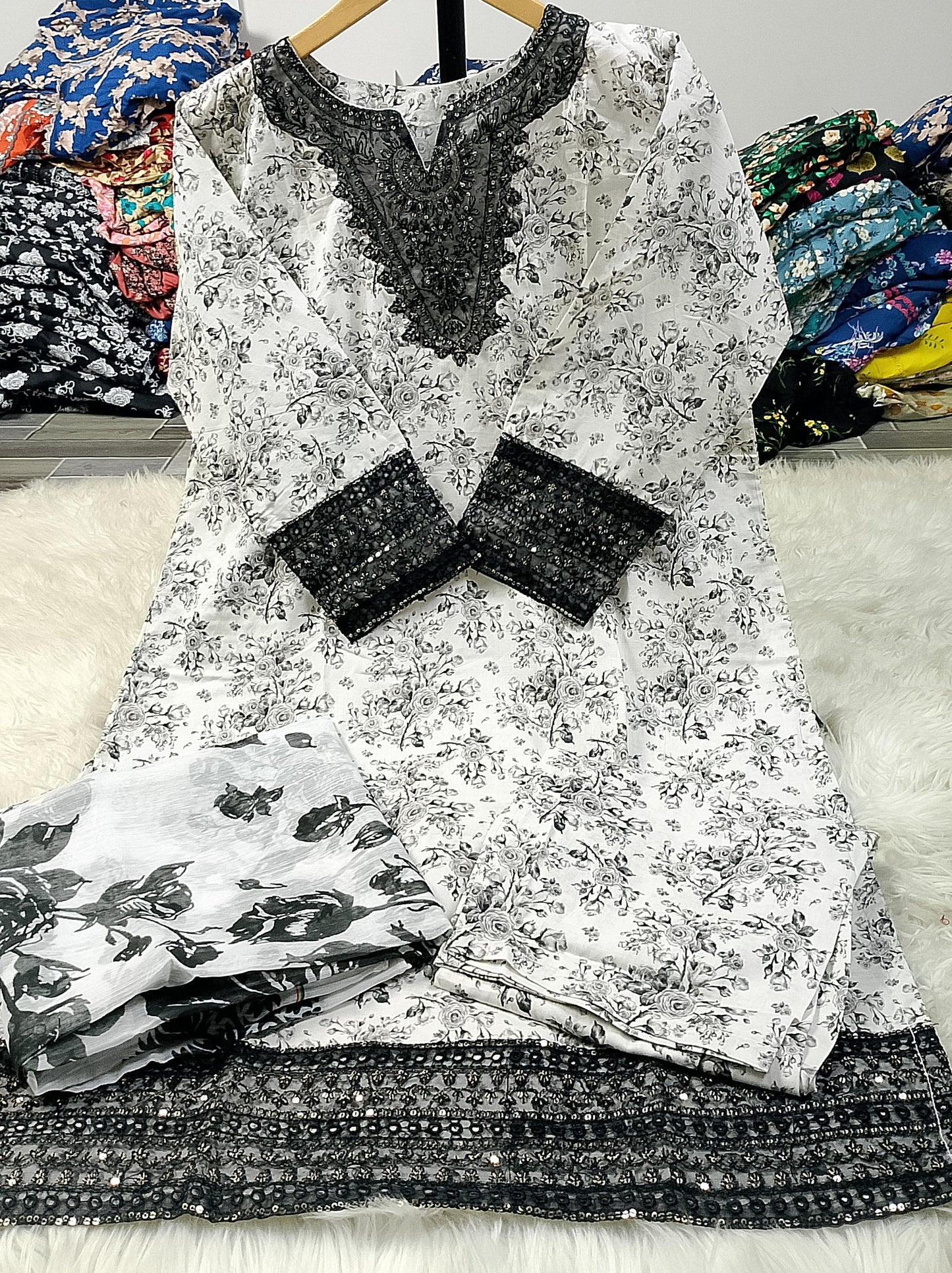 3 PIECE - EMBROIDERED / PRINTED LAWN SUIT