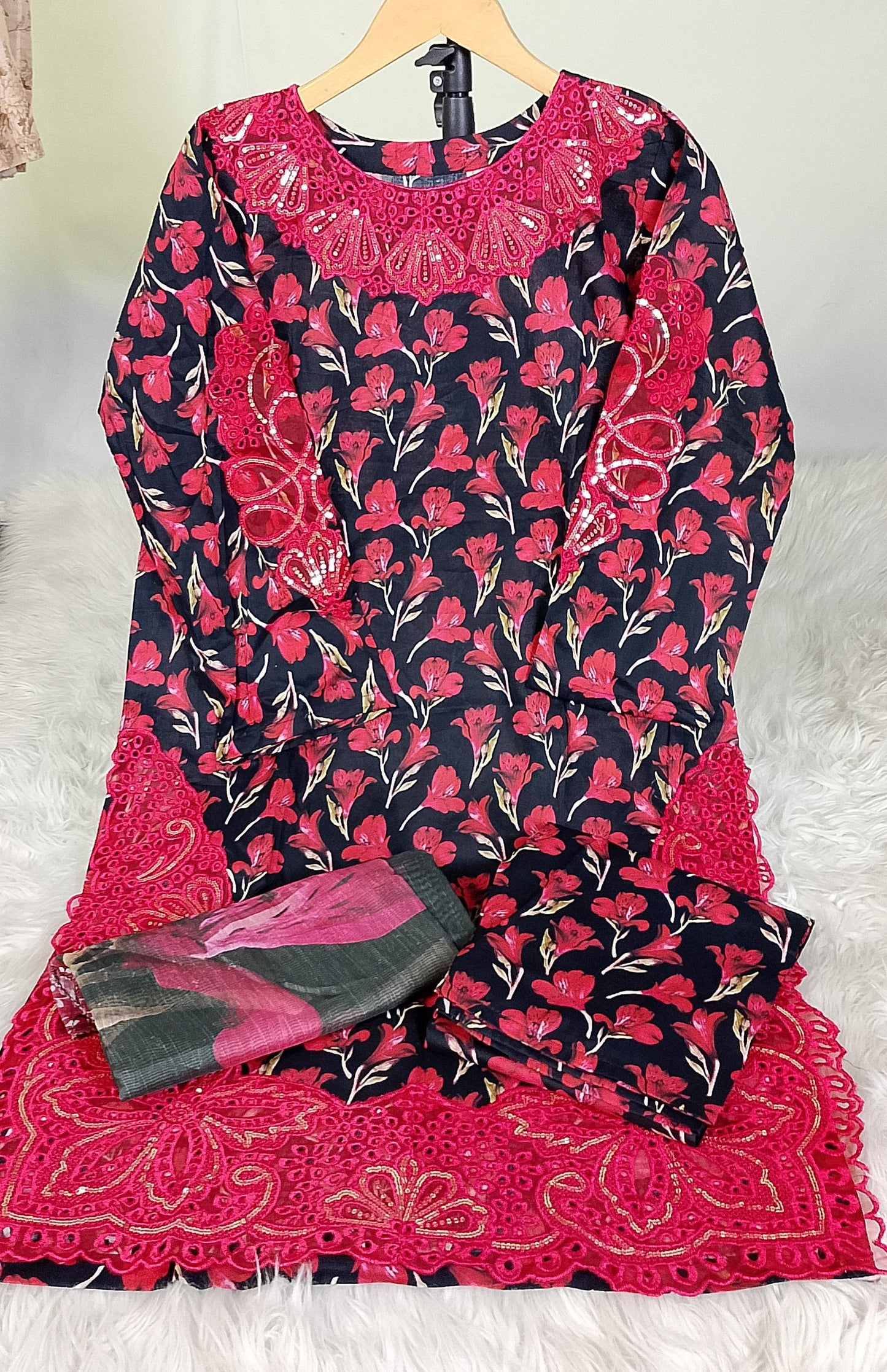 3 PIECE - EMBROIDERED / PRINTED LAWN SUIT