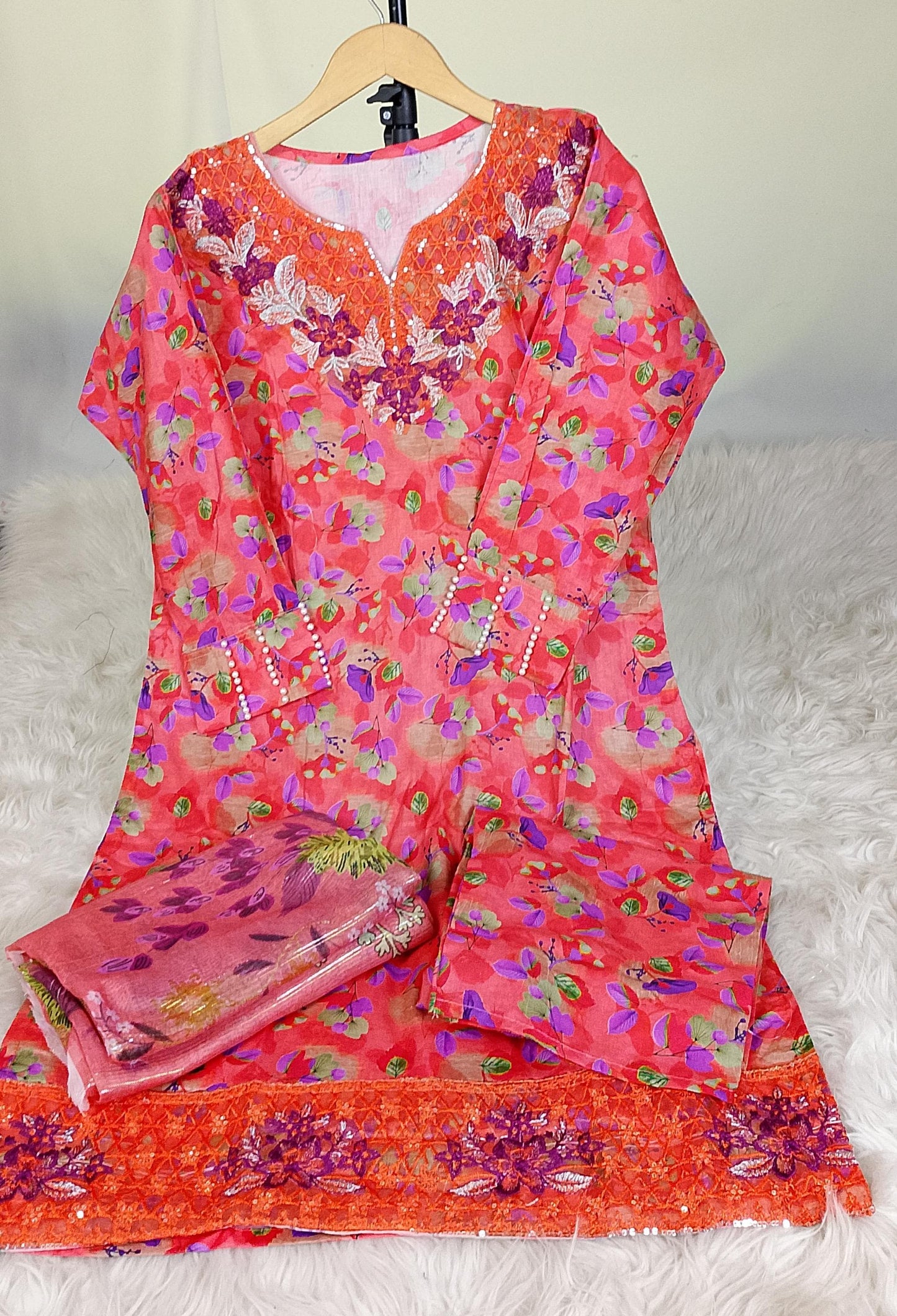 3 PIECE - EMBROIDERED / PRINTED LAWN SUIT