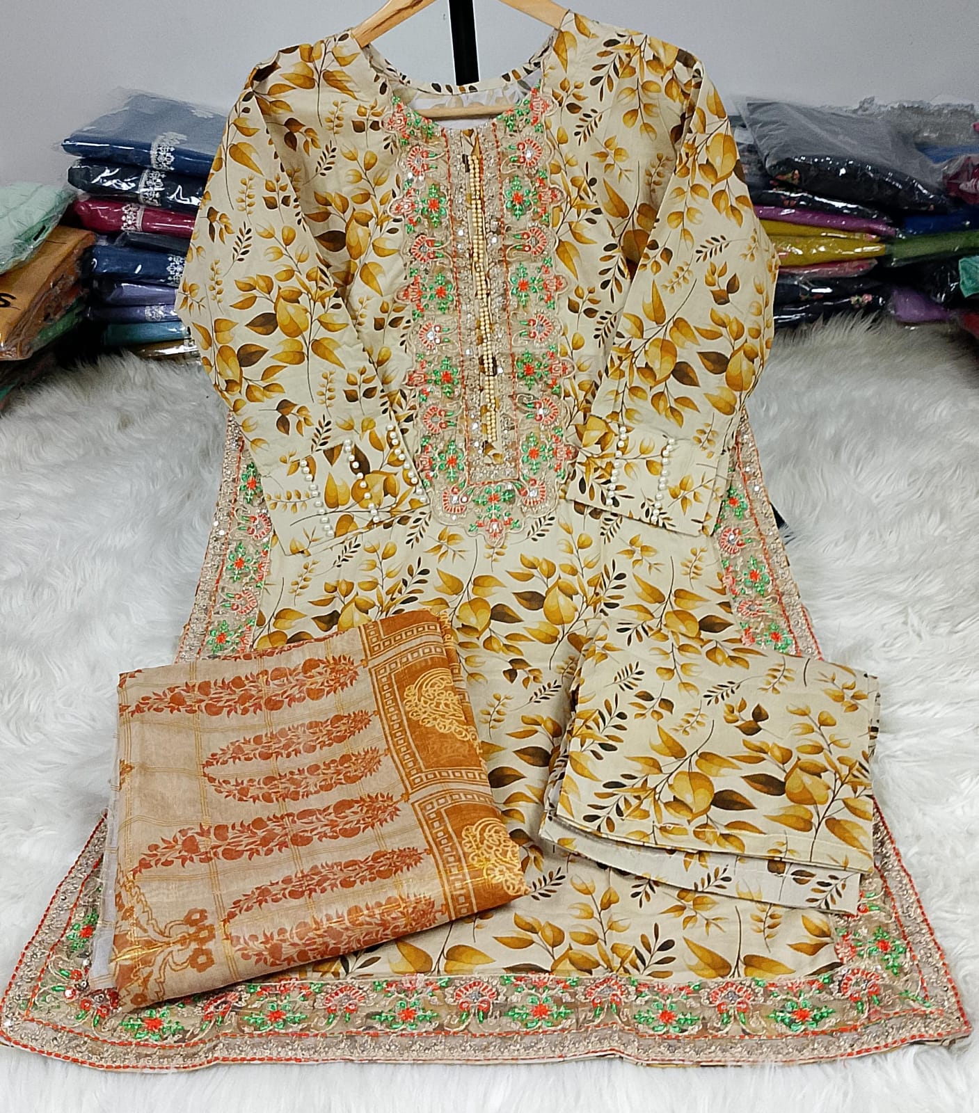 3 PIECE - EMBROIDERED / PRINTED LAWN SUIT