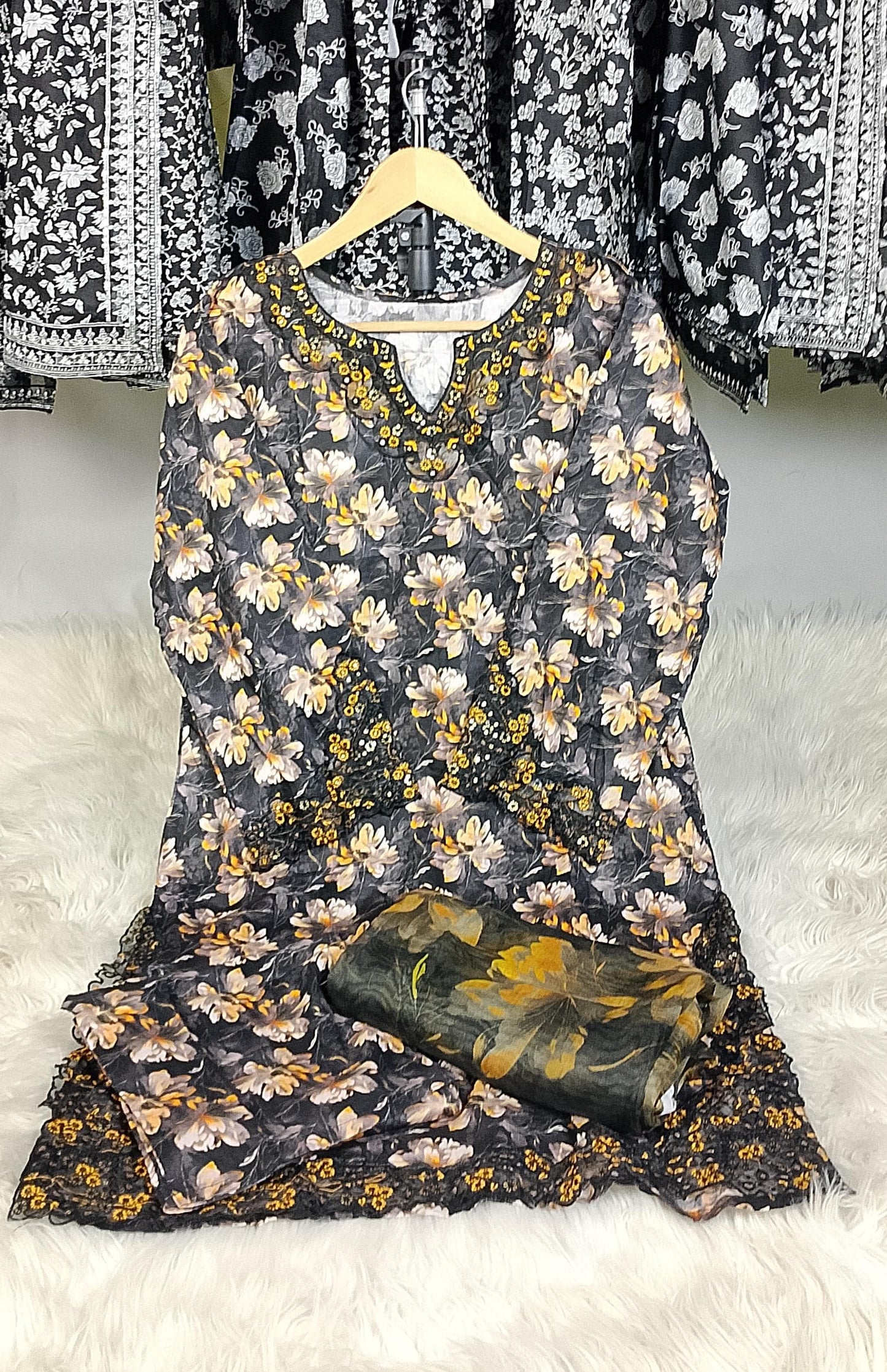 3 PIECE - EMBROIDERED / PRINTED LAWN SUIT