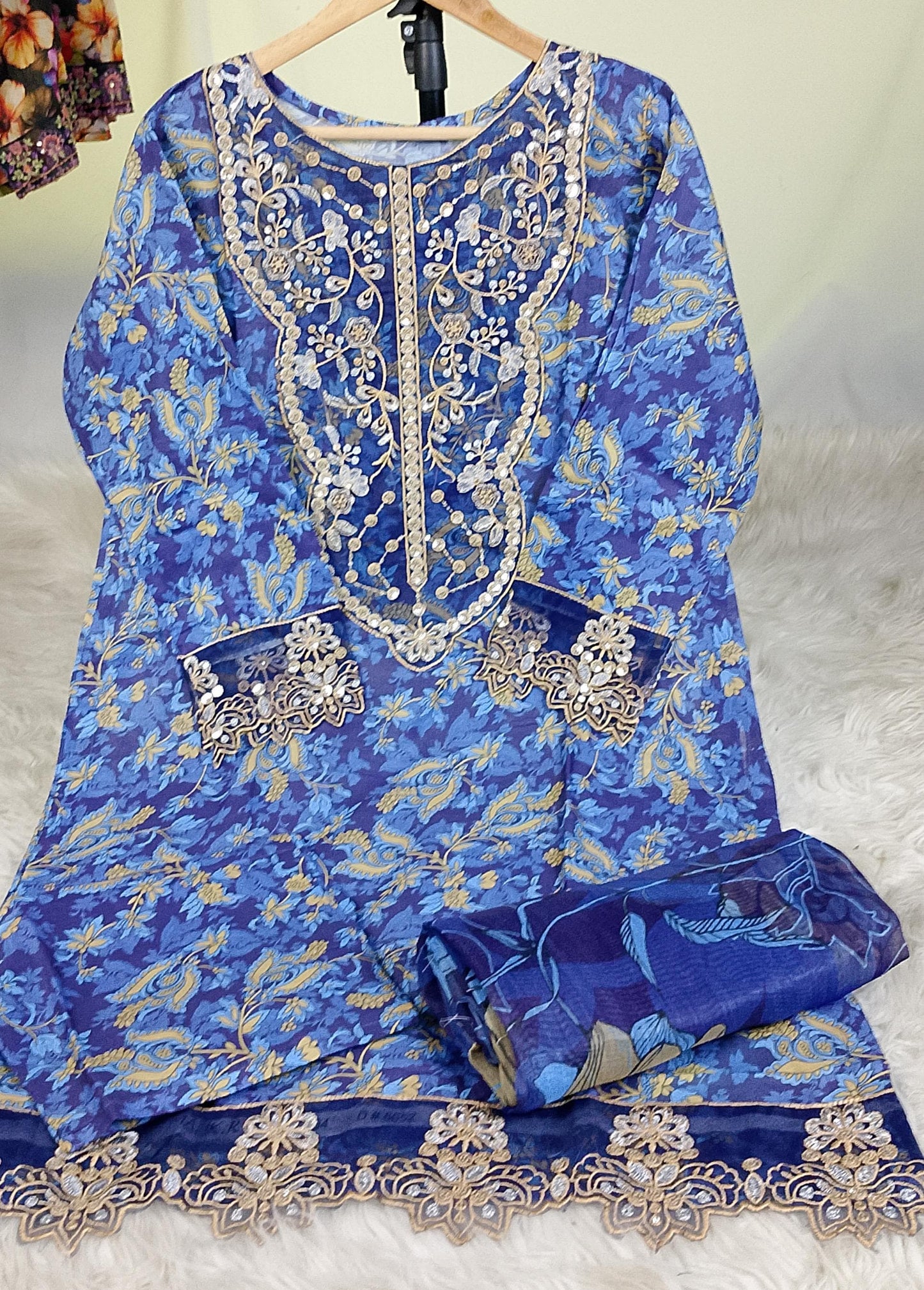 3 PIECE - EMBROIDERED / PRINTED LAWN SUIT