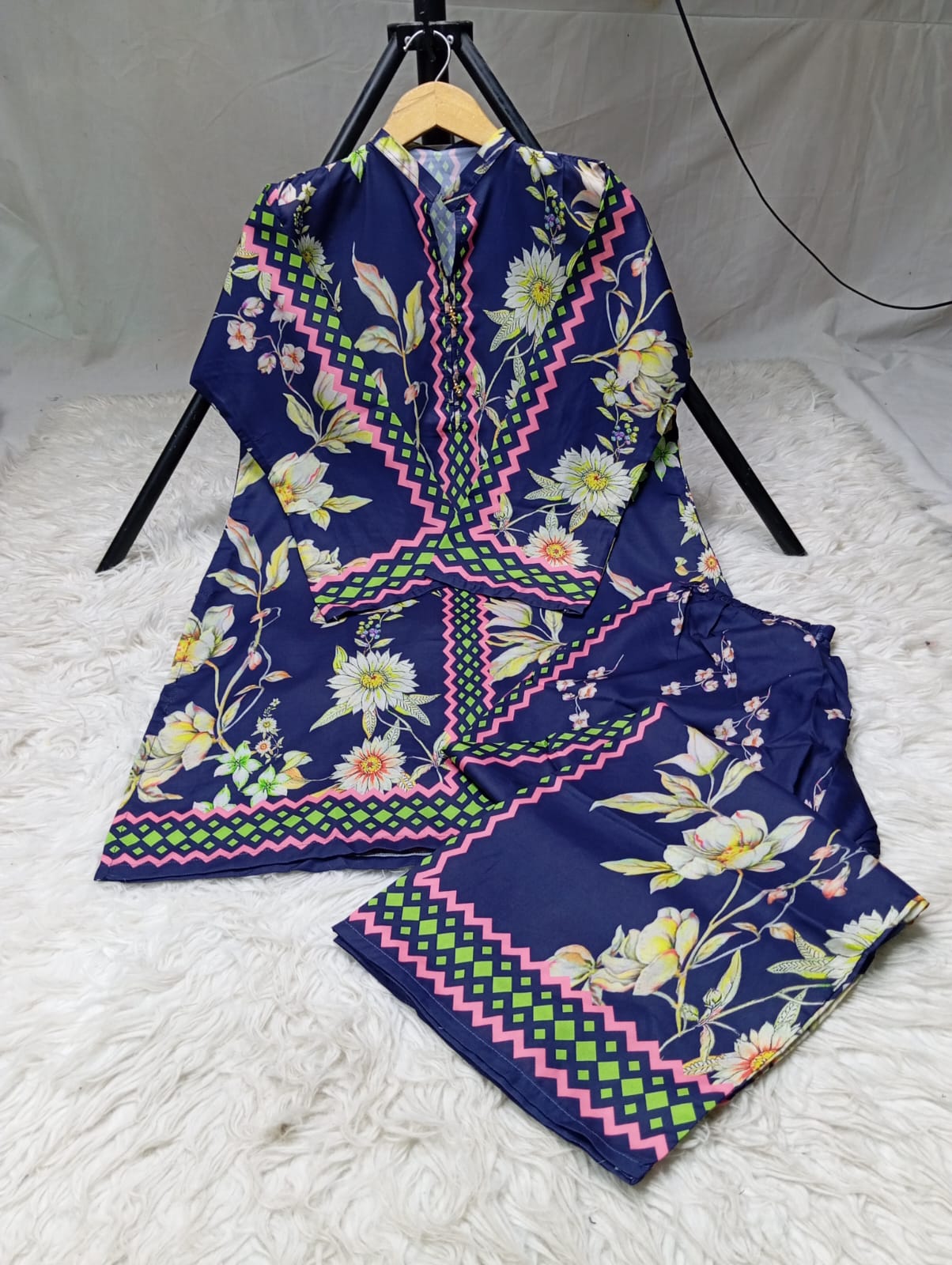 2 PIECE -EMBRIODERED LAWN SUIT