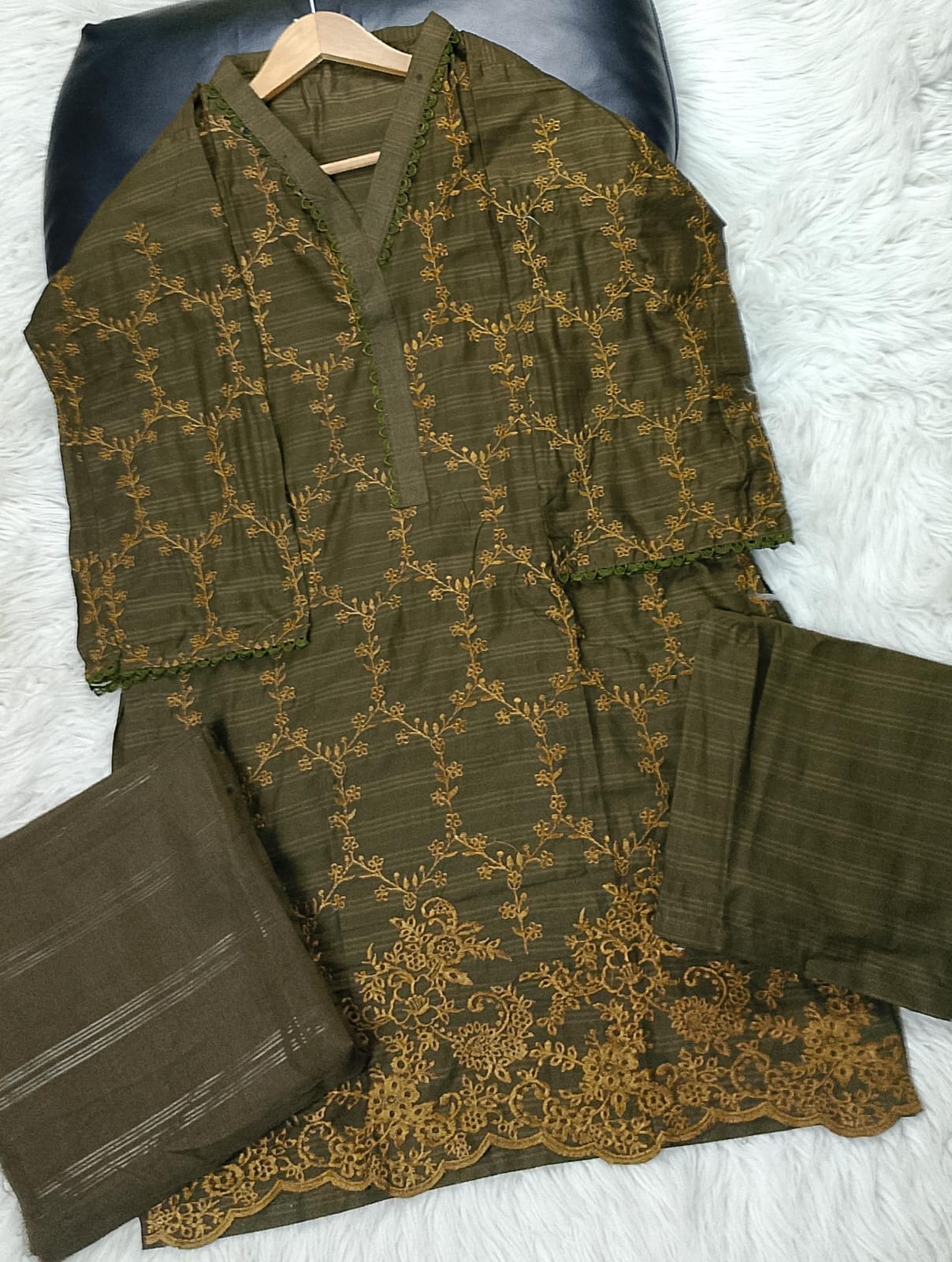 3 PIECE - EMBROIDERED LAWN SUIT