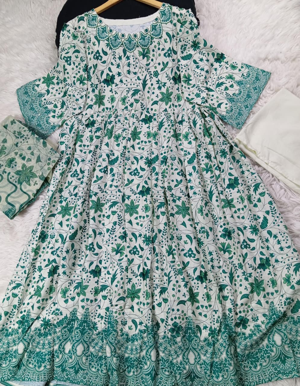 3 PIECE - EMBROIDERED LAWN SUIT