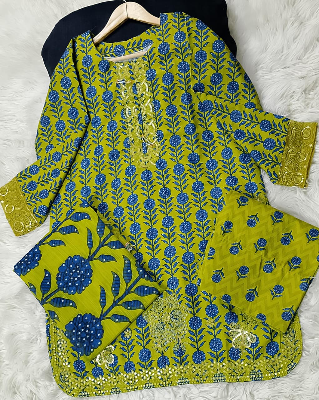 3 PIECE - EMBROIDERED KHADDAR SUIT