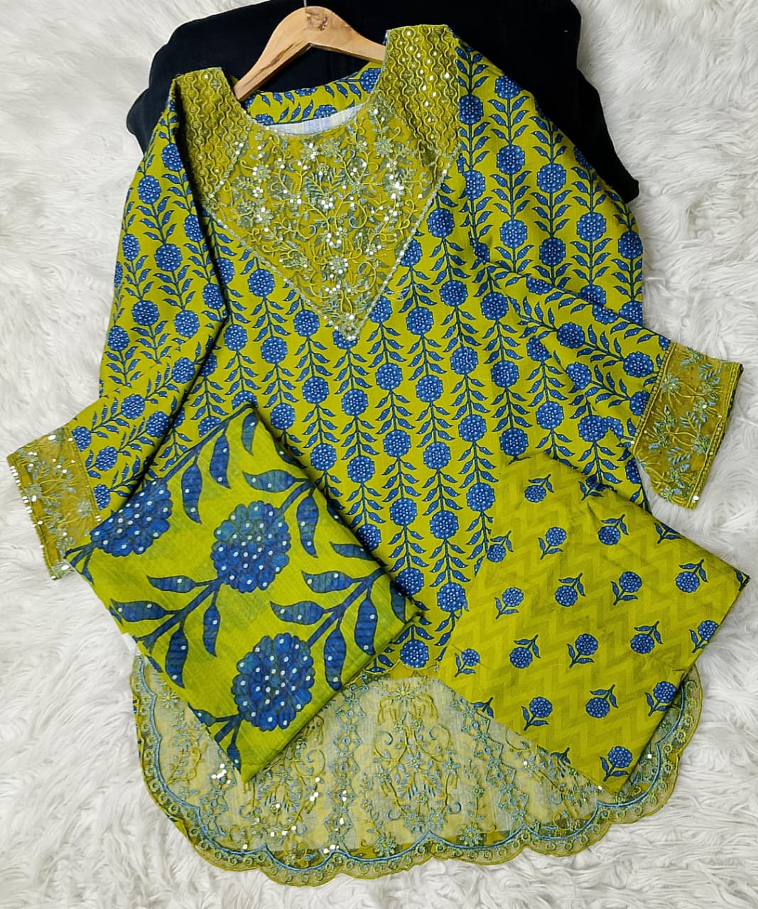 3 PIECE - EMBROIDERED KHADDAR SUIT