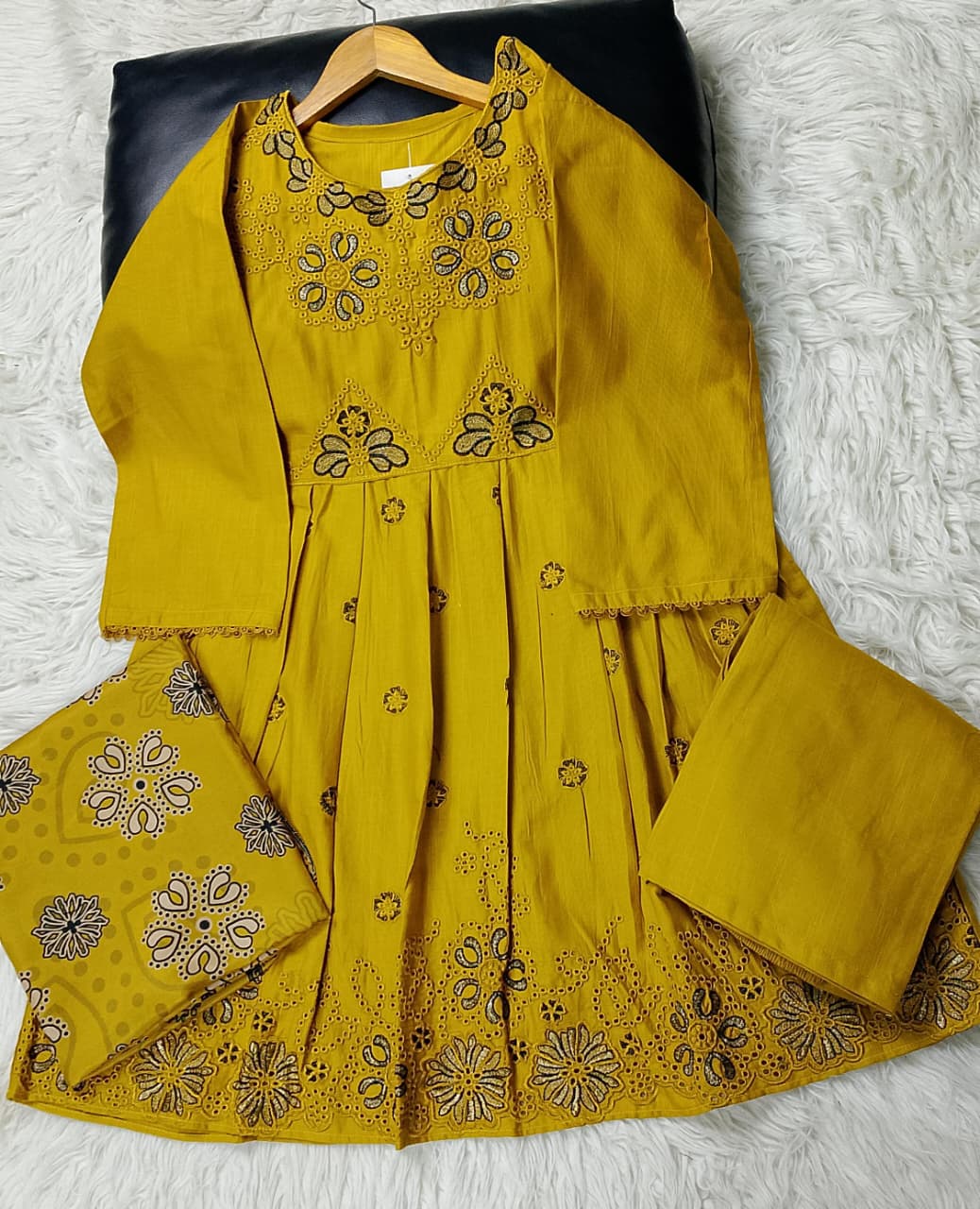 3 PIECE - EMBROIDERED KHADDAR SUIT