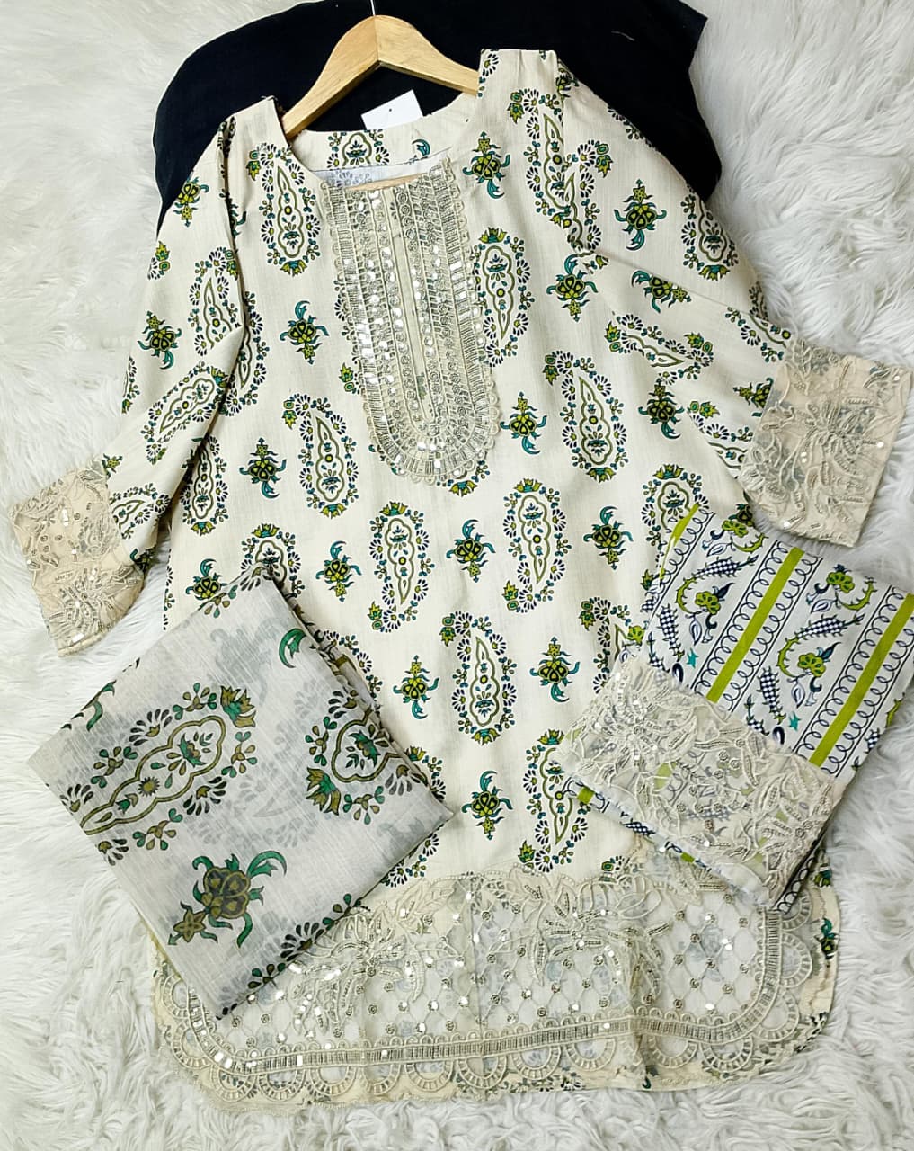 3 PIECE - EMBROIDERED KHADDAR SUIT