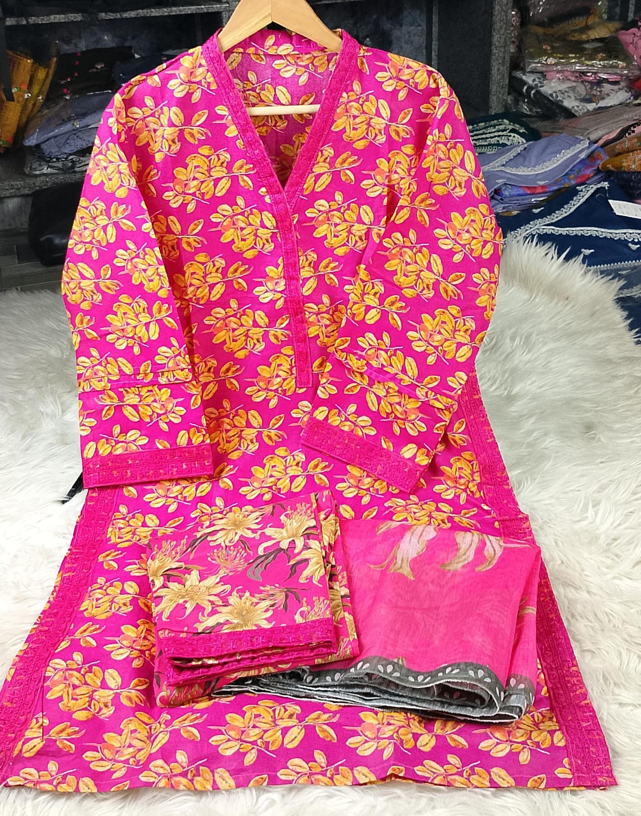 3 PIECE - EMBROIDERED / PRINTED LAWN SUIT