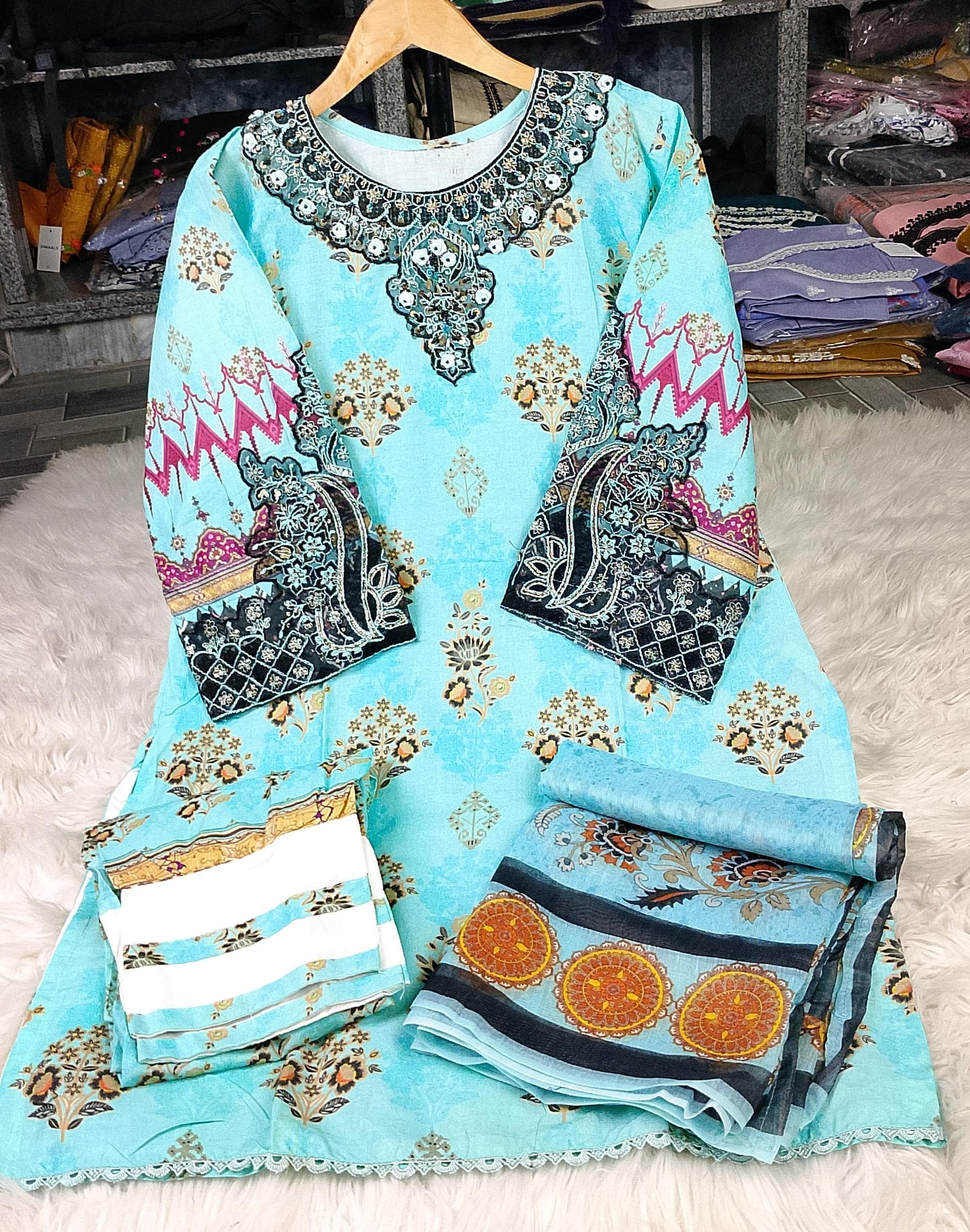 3 PIECE - EMBROIDERED / PRINTED LAWN SUIT