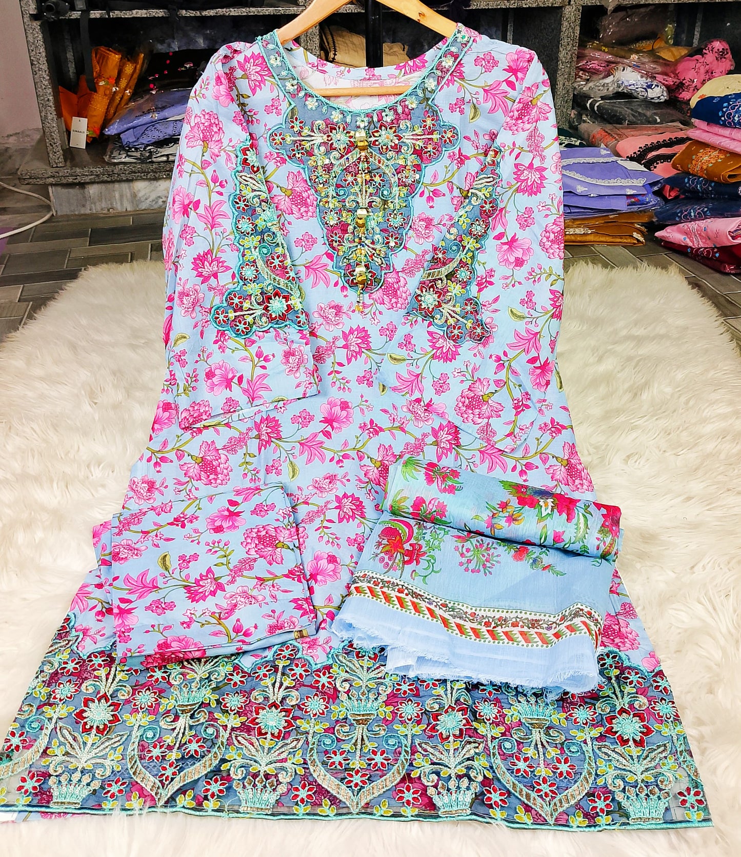 3 PIECE - EMBROIDERED / PRINTED LAWN SUIT