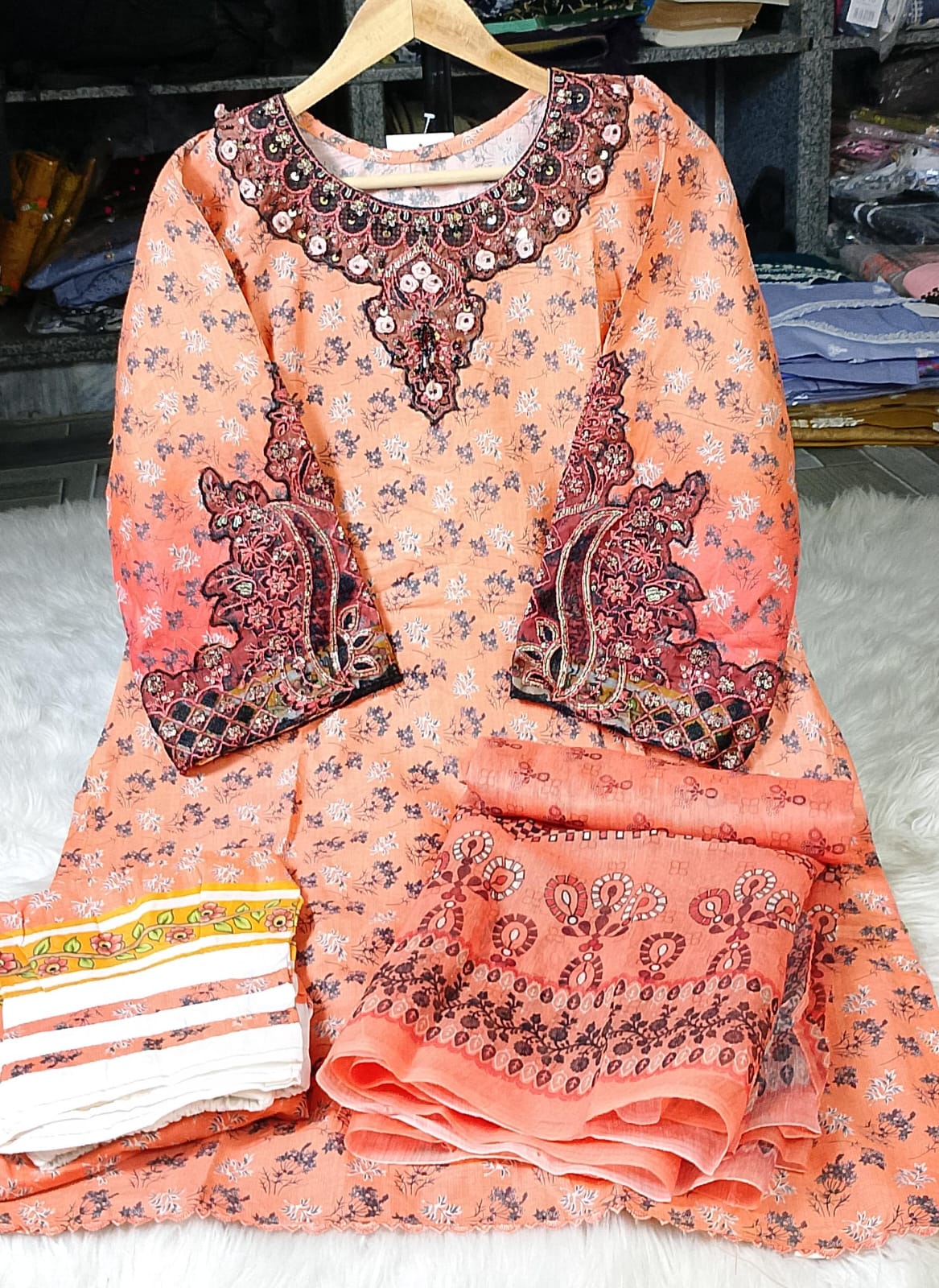 3 PIECE - EMBROIDERED / PRINTED LAWN SUIT