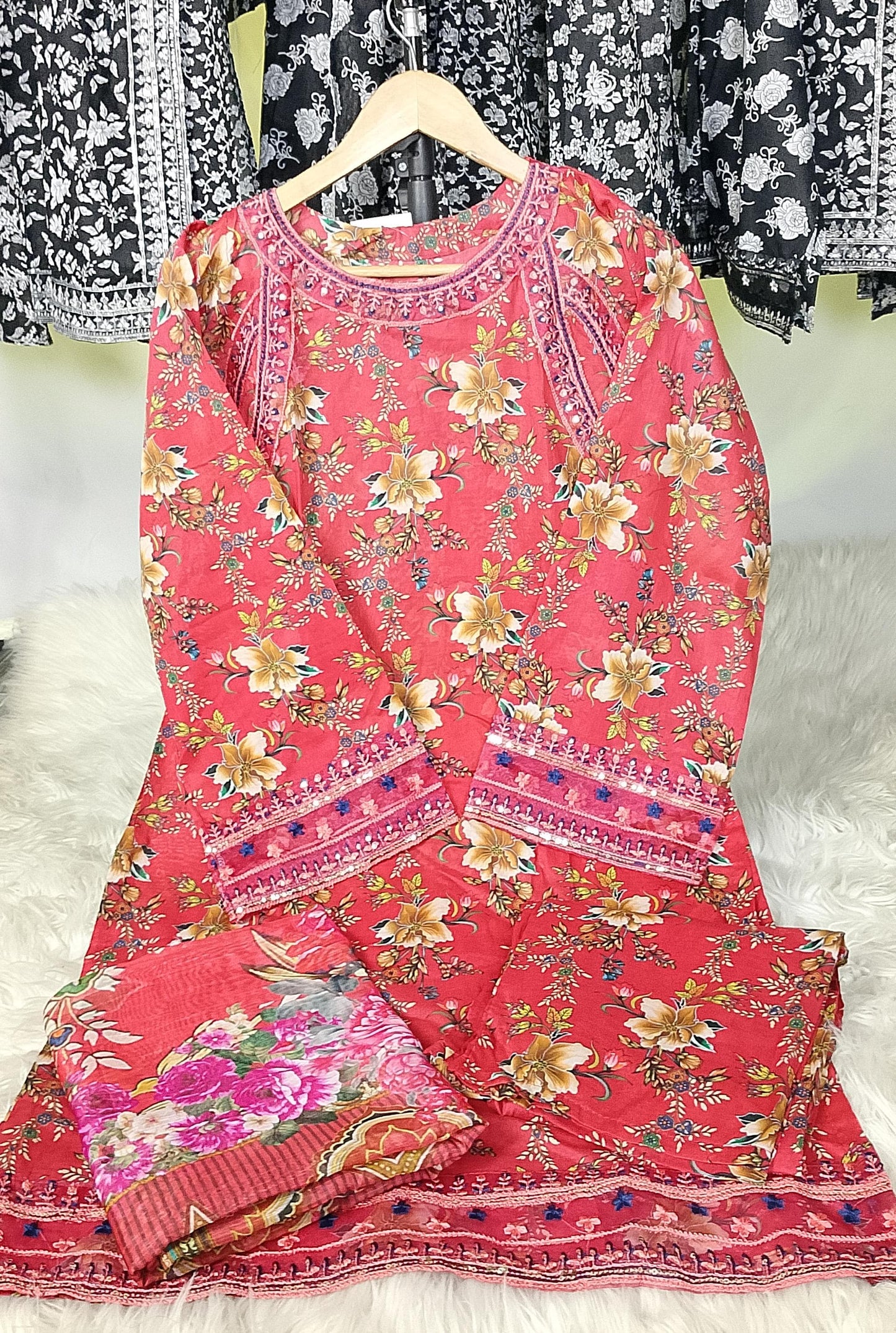 3 PIECE - EMBROIDERED / PRINTED LAWN SUIT