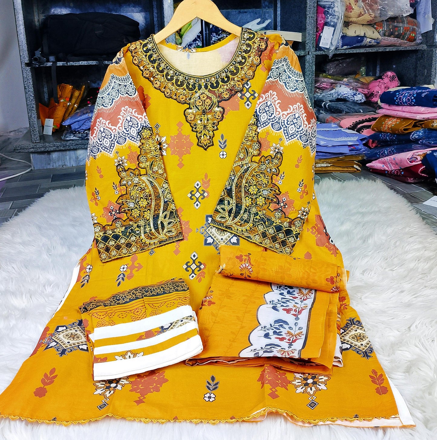 3 PIECE - EMBROIDERED / PRINTED LAWN SUIT