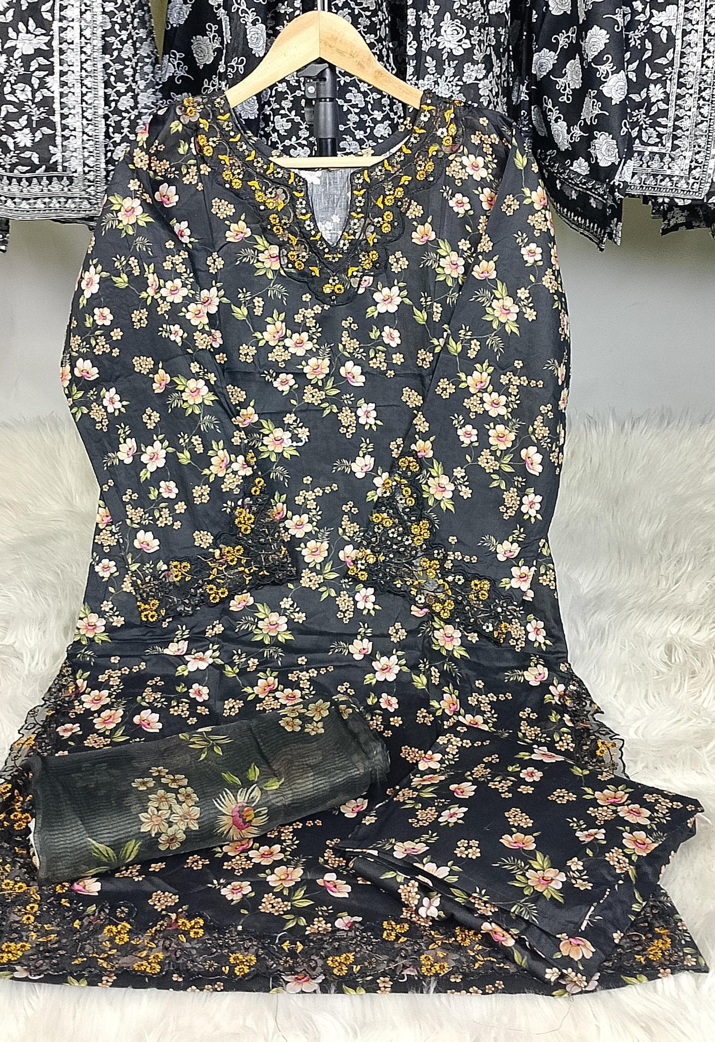 3 PIECE - EMBROIDERED / PRINTED LAWN SUIT