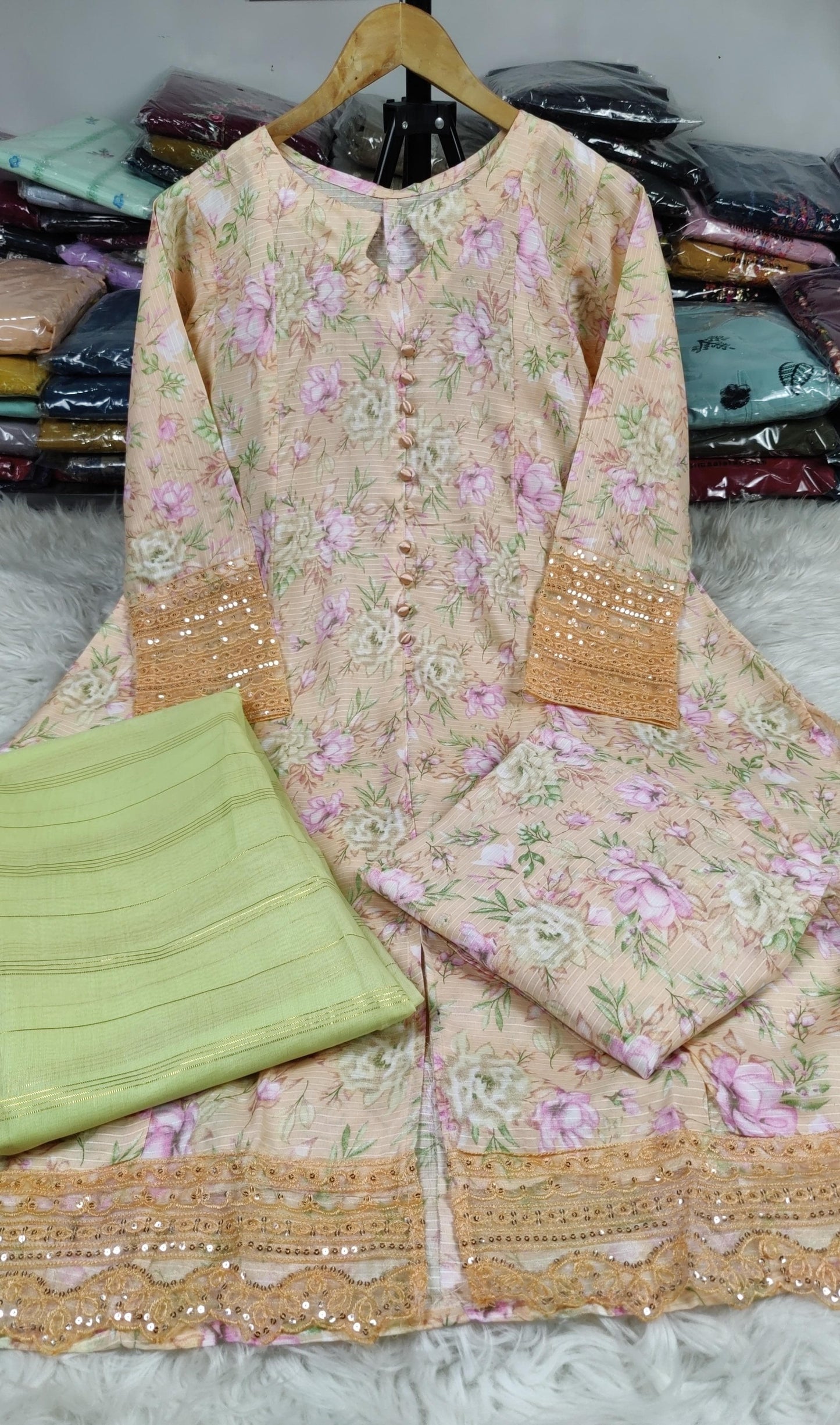 3 PIECE - EMBROIDERED / PRINTED LAWN SUIT