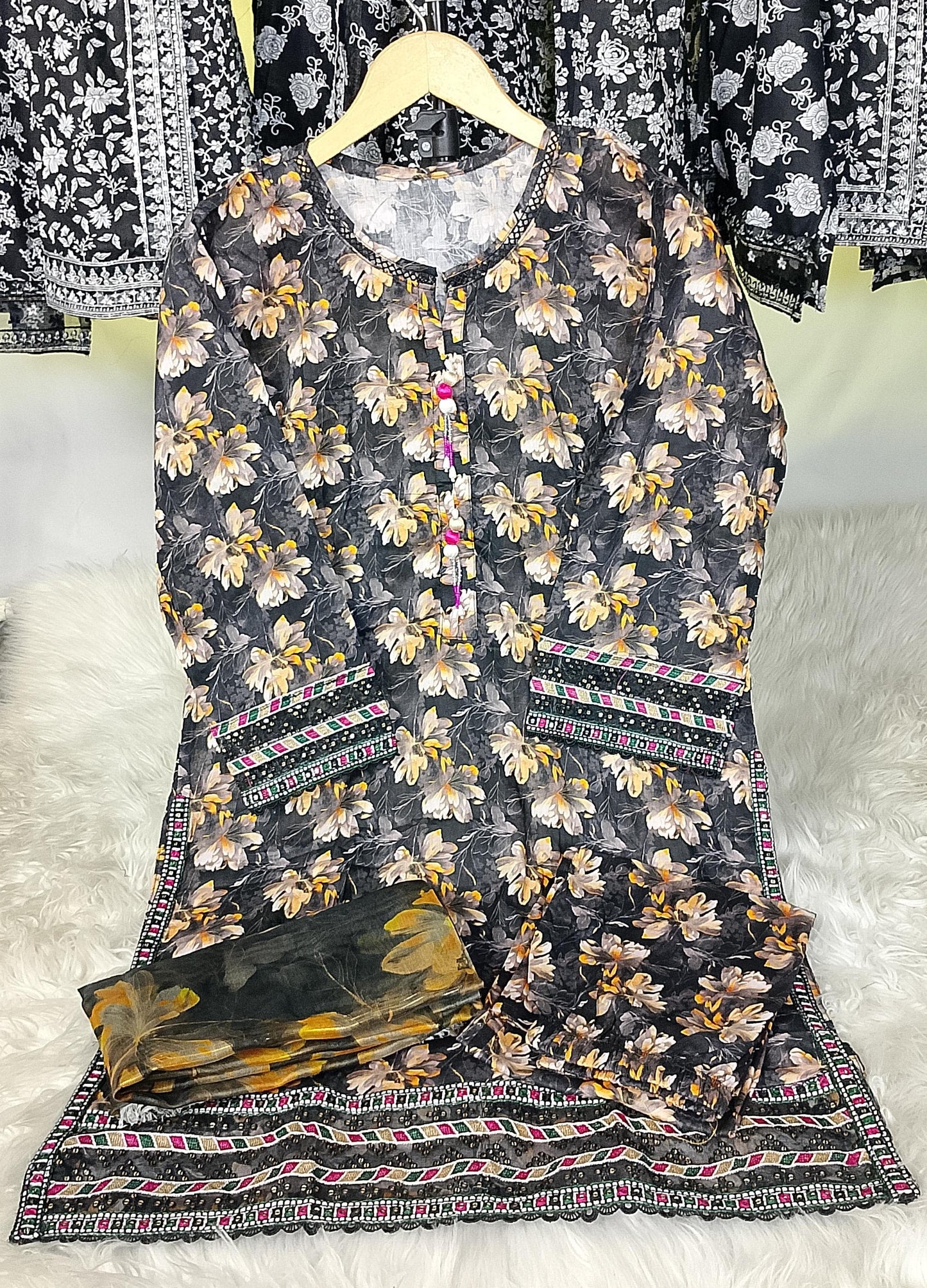 3 PIECE - EMBROIDERED / PRINTED LAWN SUIT