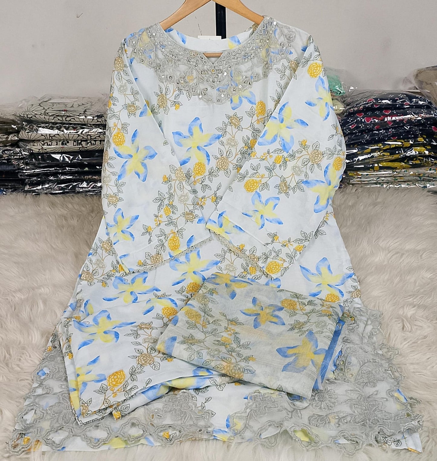 3 PIECE - EMBROIDERED / PRINTED LAWN SUIT