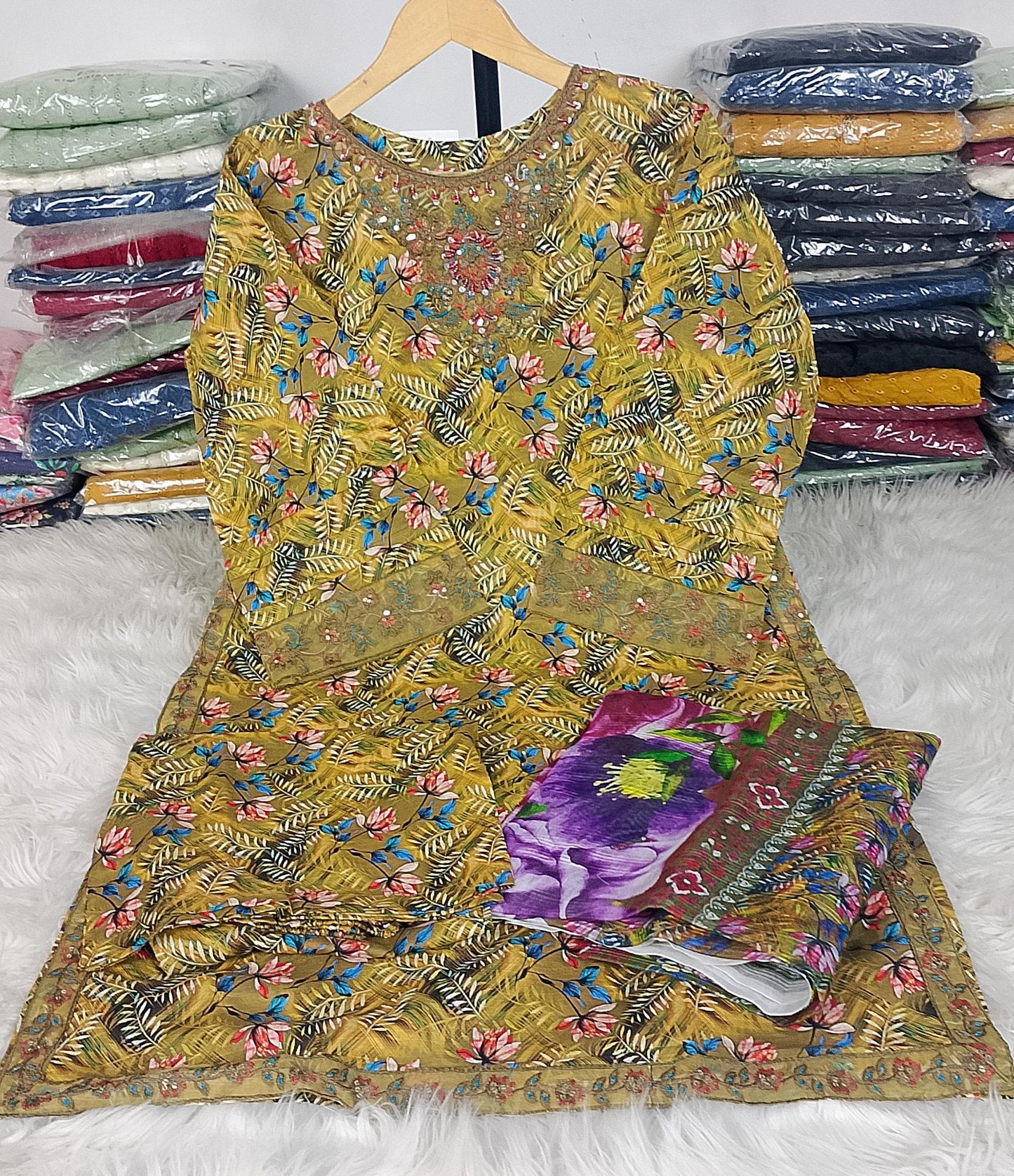 3 PIECE - EMBROIDERED / PRINTED LAWN SUIT