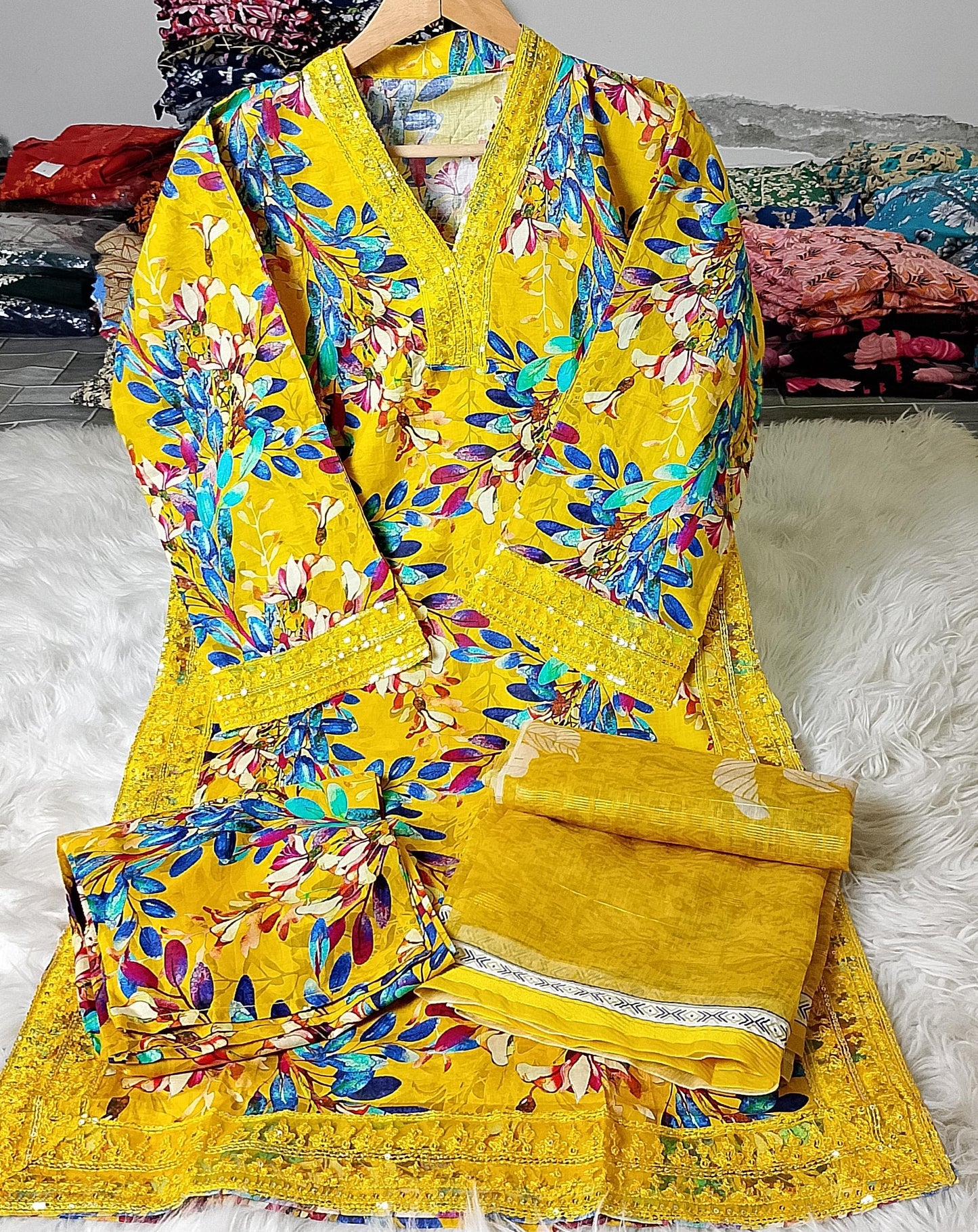 3 PIECE - EMBROIDERED / PRINTED LAWN SUIT