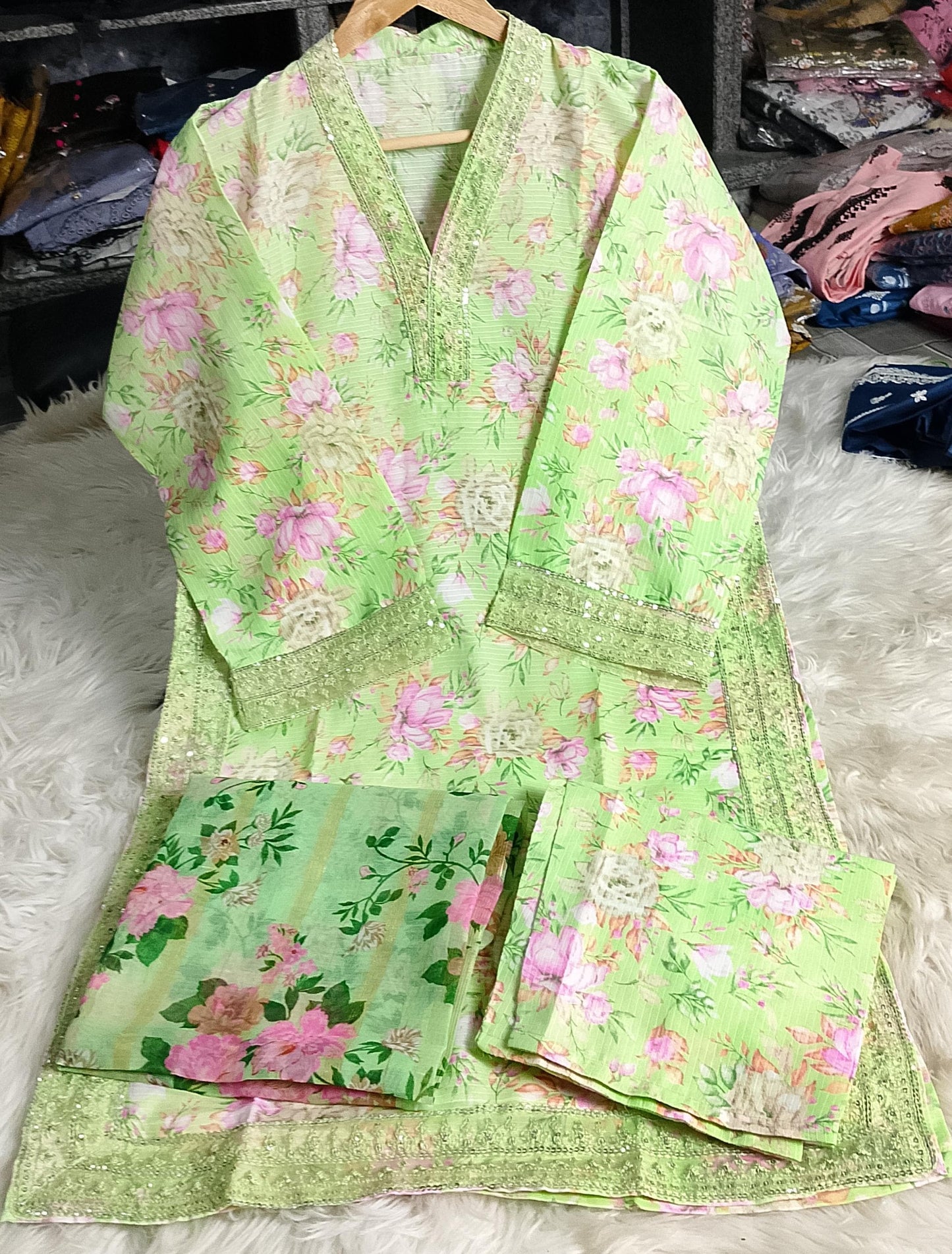 3 PIECE - EMBROIDERED / PRINTED LAWN SUIT