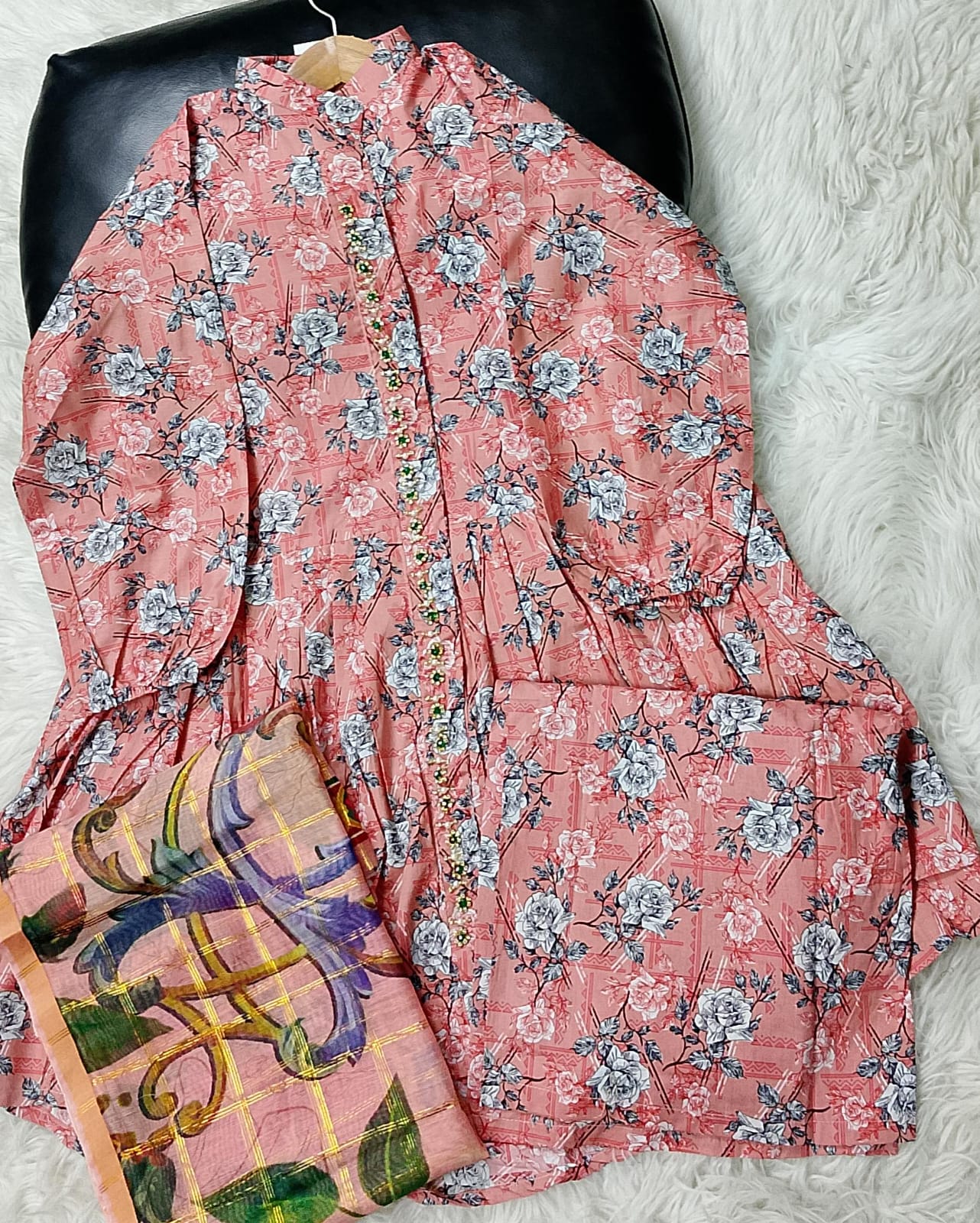 3 PIECE - EMBROIDERED / PRINTED LAWN SUIT