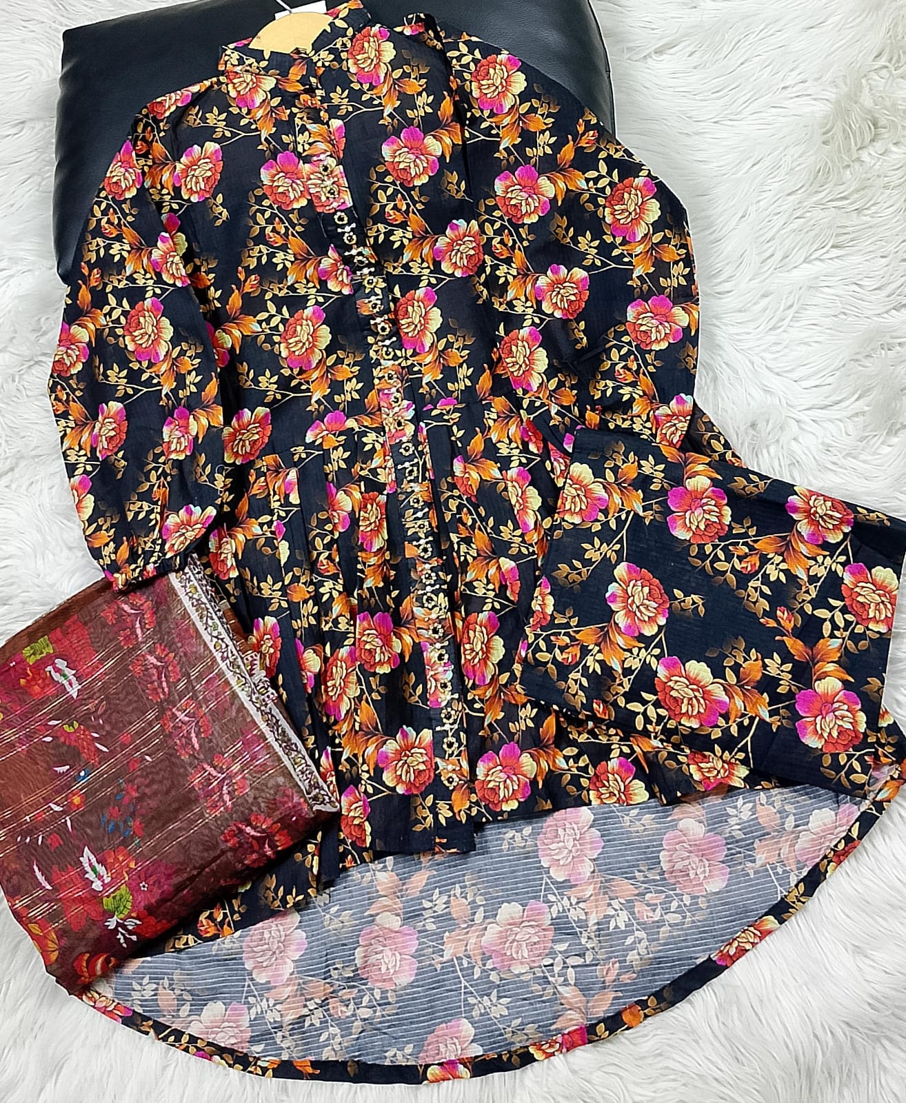 3 PIECE - EMBROIDERED / PRINTED LAWN SUIT