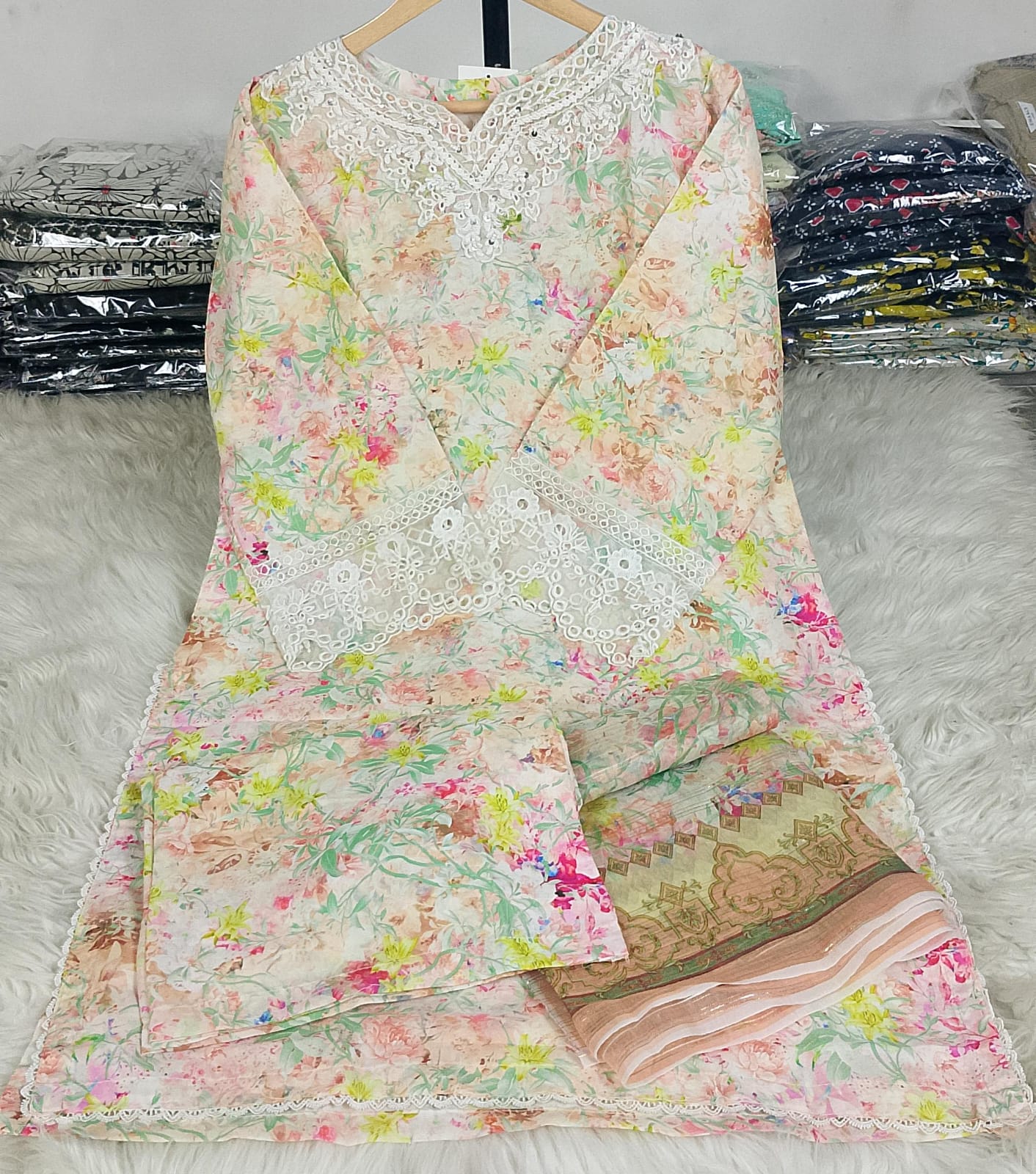 3 PIECE - EMBROIDERED / PRINTED LAWN SUIT