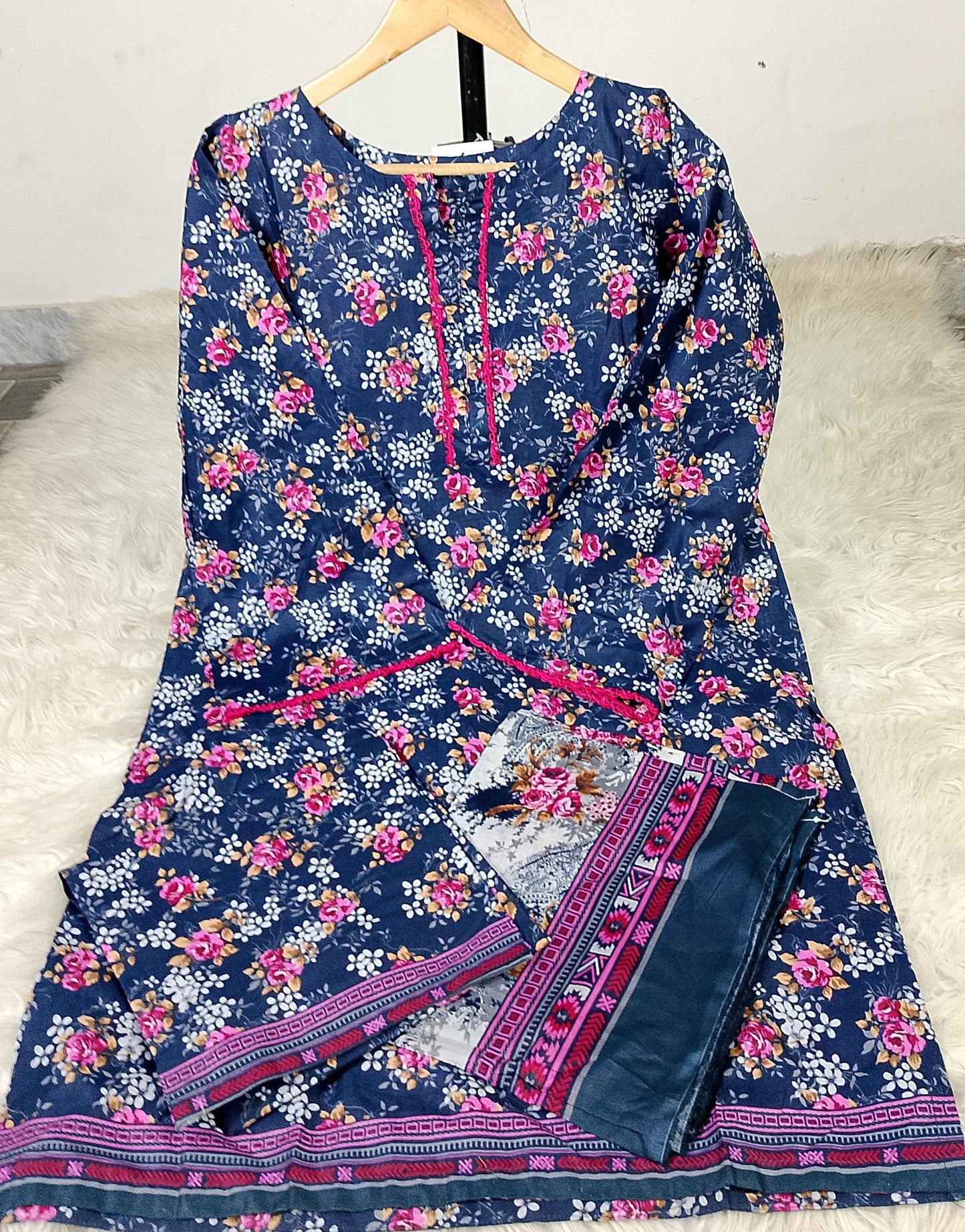 3 PIECE - EMBROIDERED / PRINTED LAWN SUIT