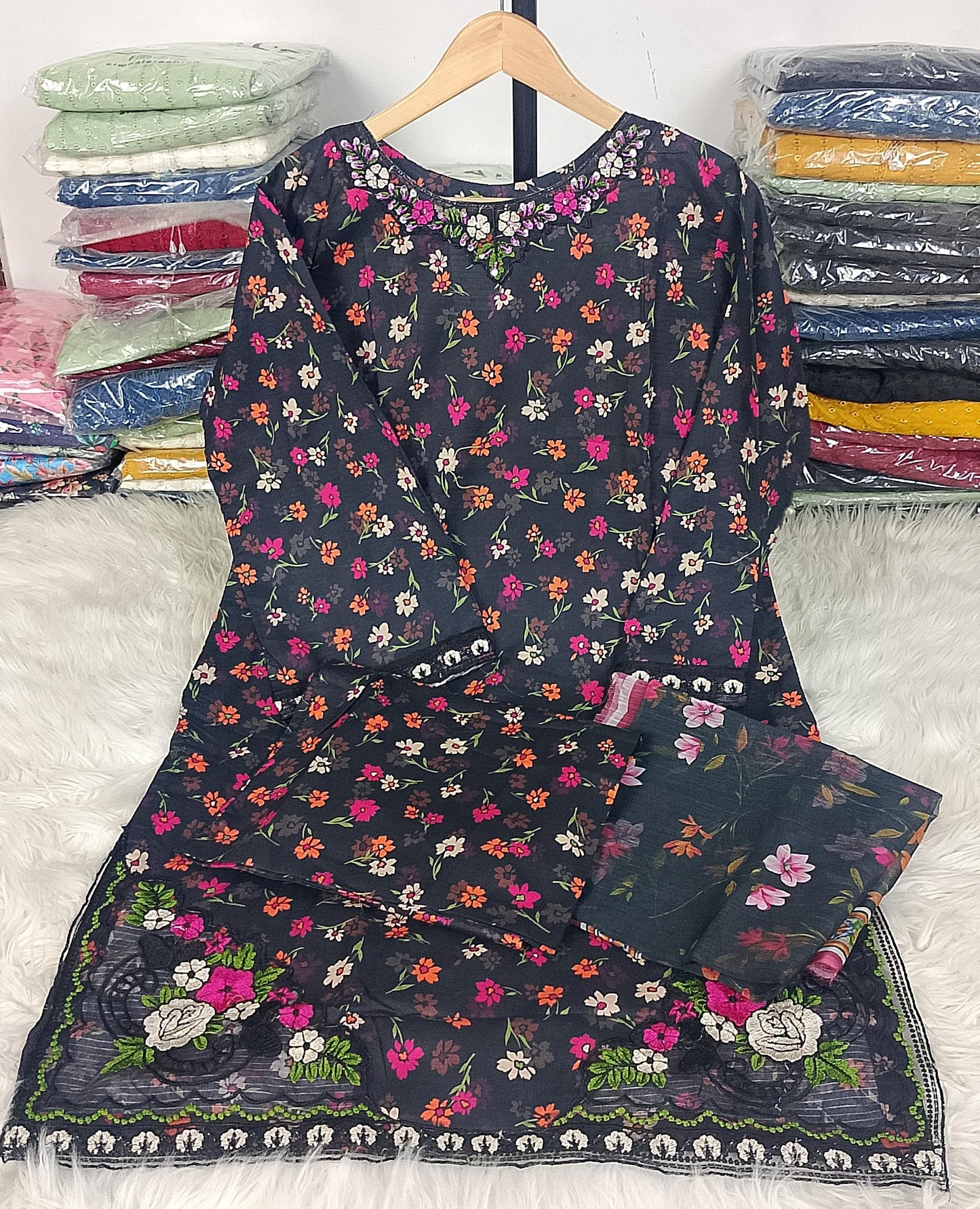 3 PIECE - EMBROIDERED / PRINTED LAWN SUIT