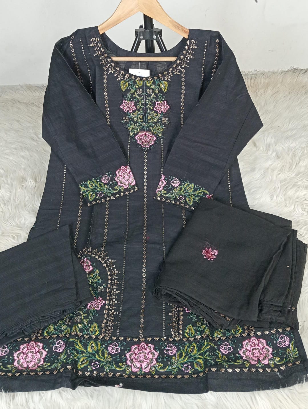 3 PIECE - EMBROIDERED LAWN SUIT