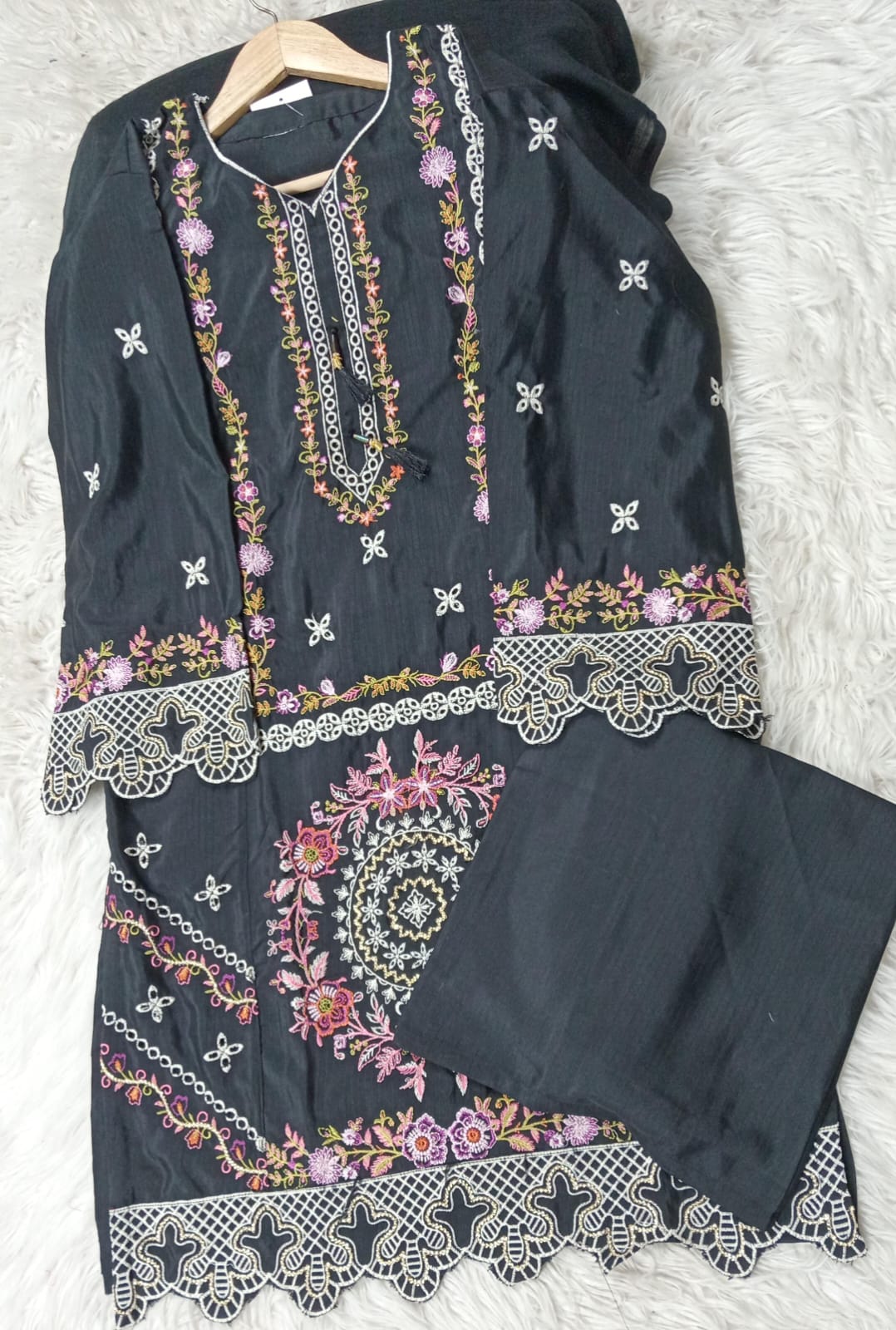 2 PIECE - EMBROIDERED VISCOSE SUIT