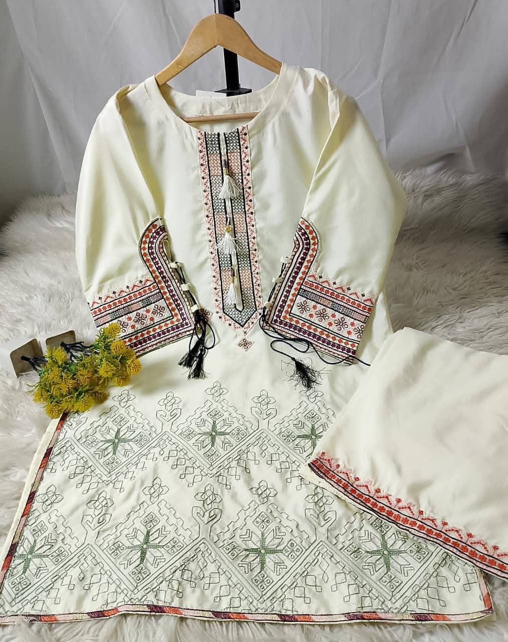 2 PIECE - EMBROIDERED VISCOSE SUIT