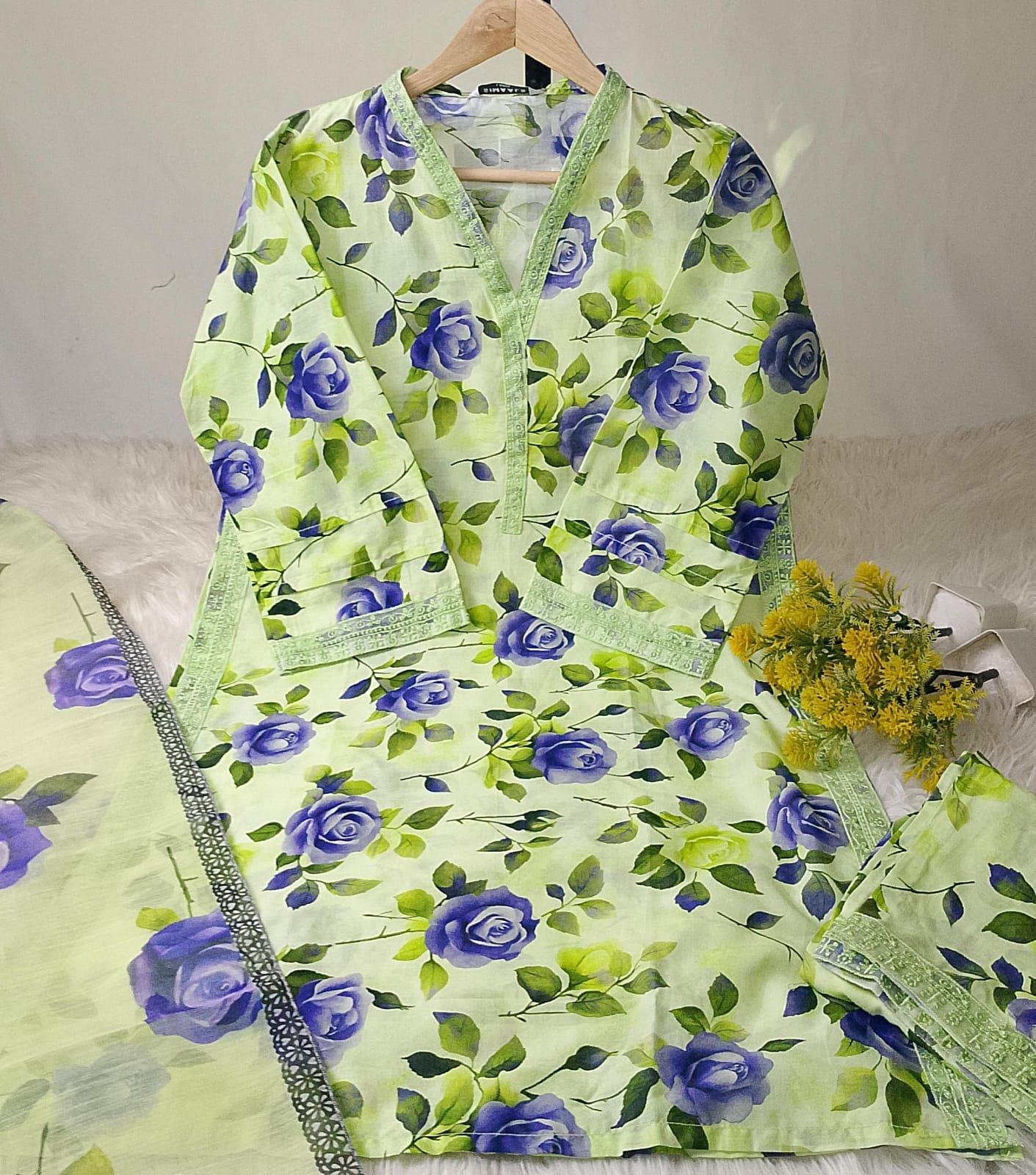 3 PIECE - EMBROIDERED / PRINTED LAWN SUIT