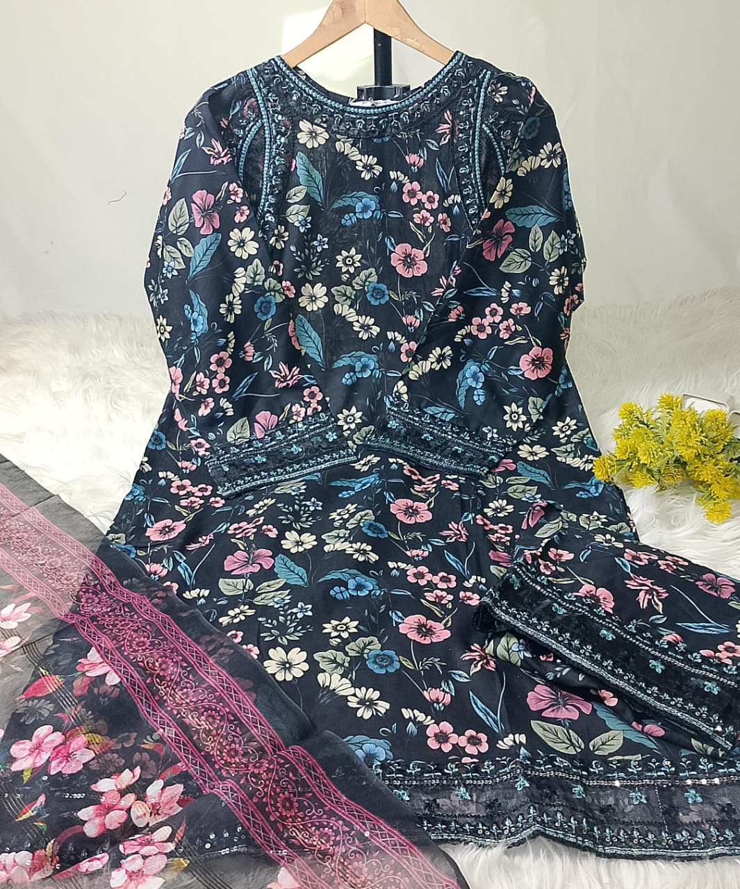 3 PIECE - EMBROIDERED / PRINTED LAWN SUIT