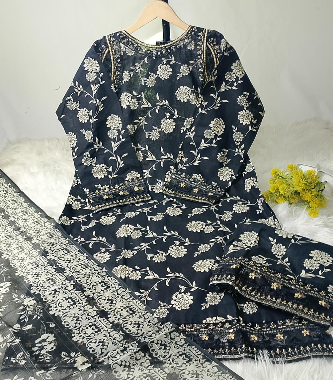 3 PIECE - EMBROIDERED / PRINTED LAWN SUIT