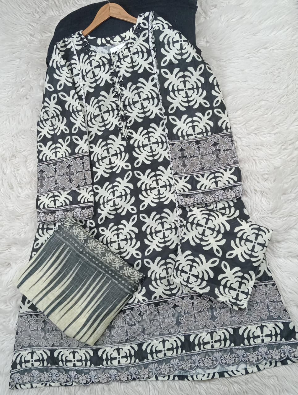3 PIECE - EMBROIDERED LAWN SUIT