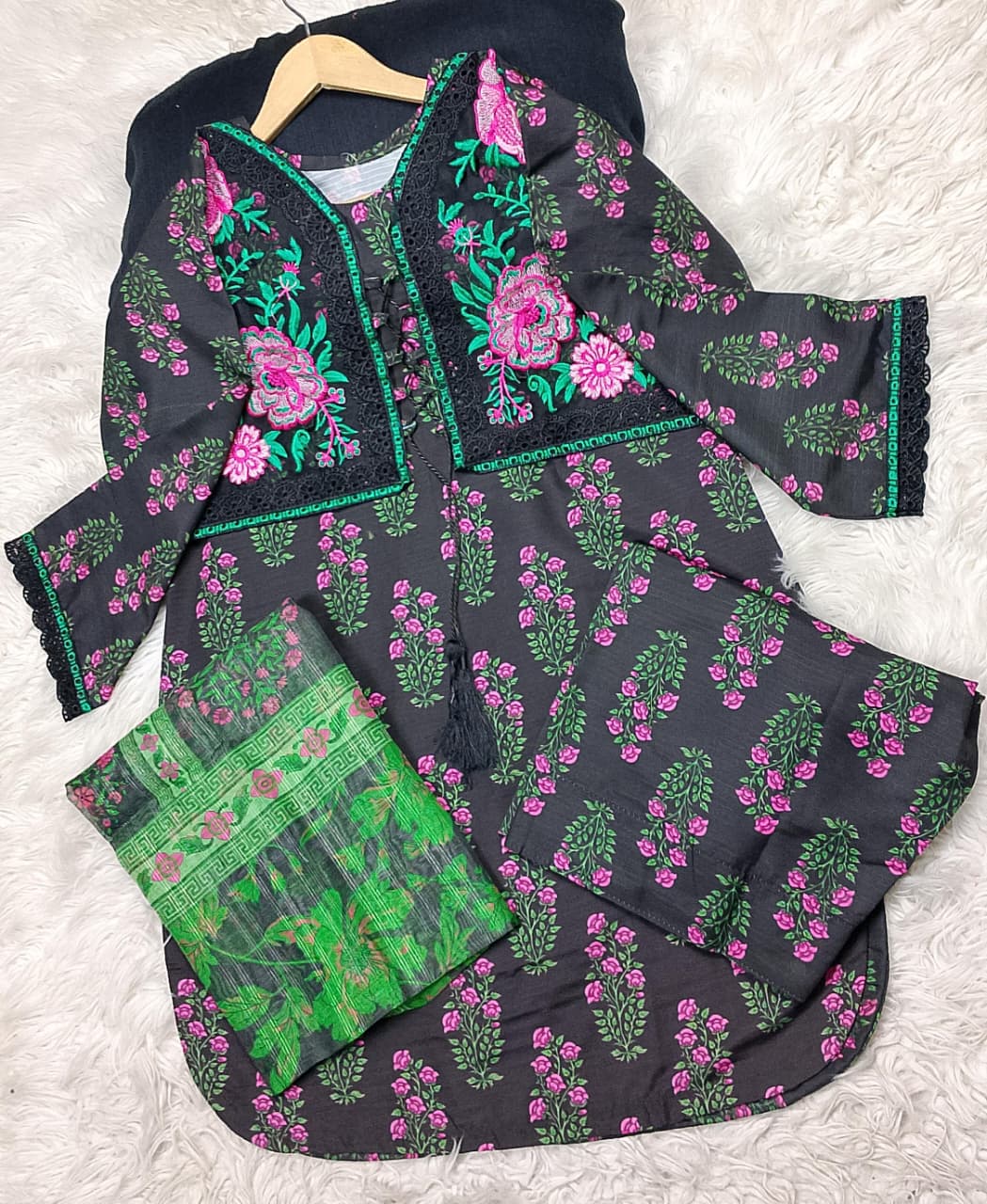 3 PIECE - EMBROIDERED LAWN SUIT