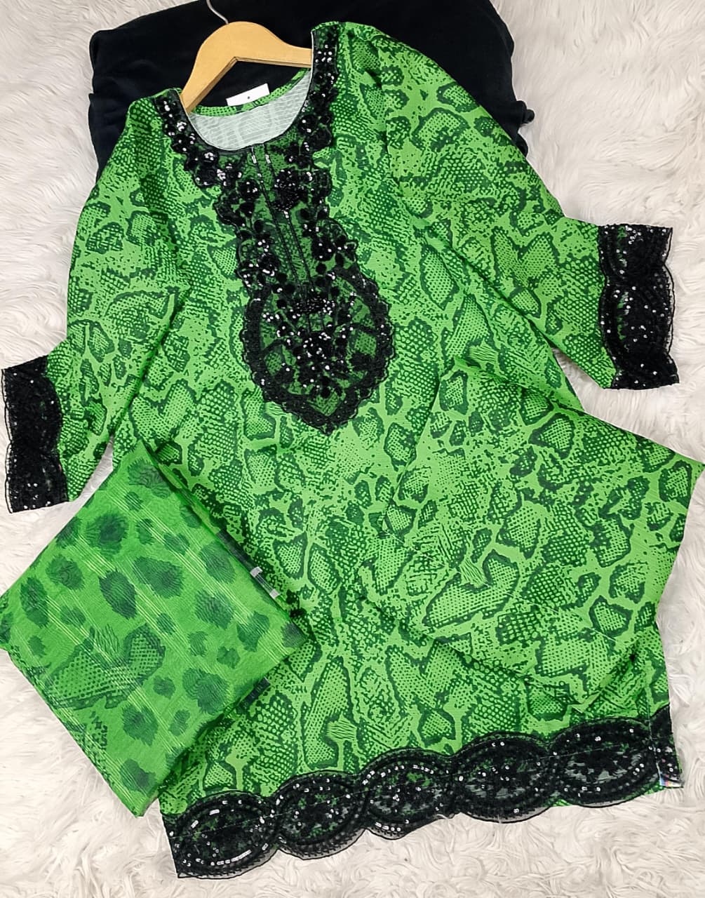 3 PIECE - EMBROIDERED DORIA COTTON SUIT