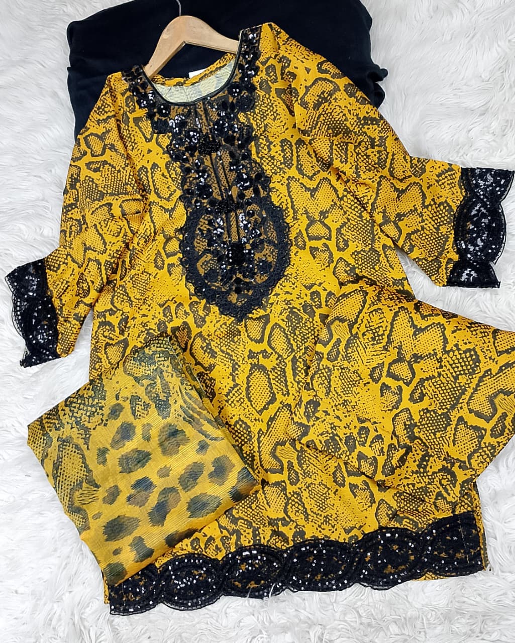 3 PIECE - EMBROIDERED DORIA COTTON SUIT