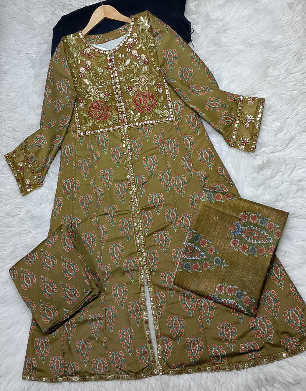 3 PIECE - EMBROIDERED LAWN SUIT