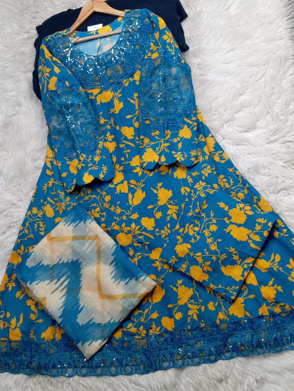 3 PIECE - EMBROIDERED LAWN SUIT