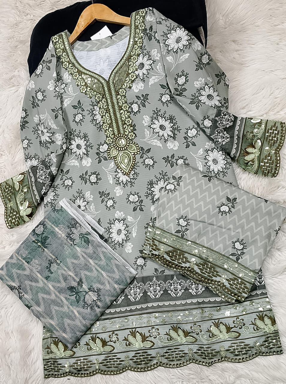 3 PIECE - EMBROIDERED LAWN SUIT