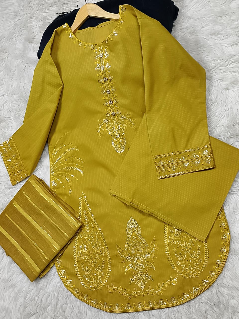 3 PIECE - EMBROIDERED LAWN SUIT