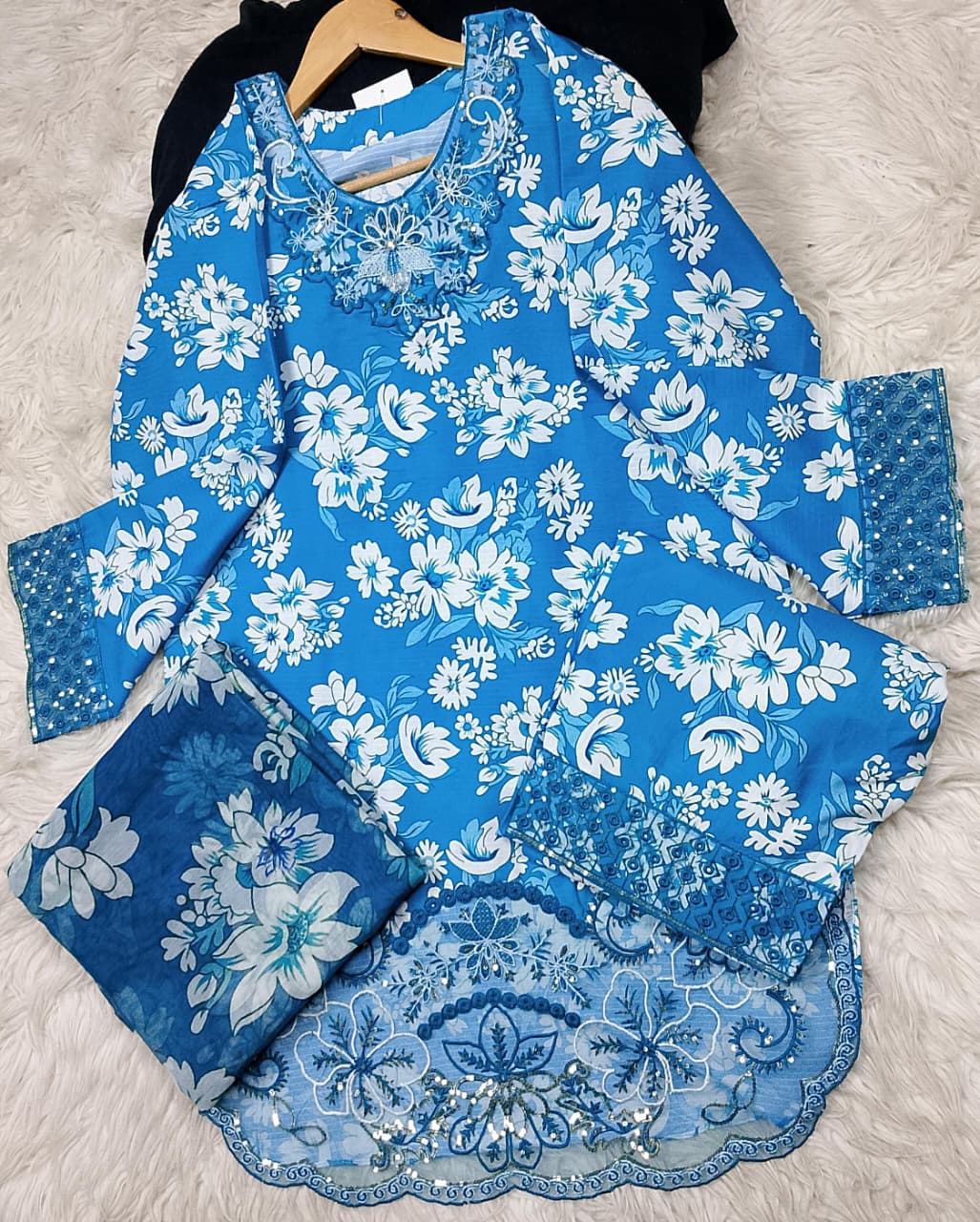 3 PIECE - EMBROIDERED LAWN SUIT