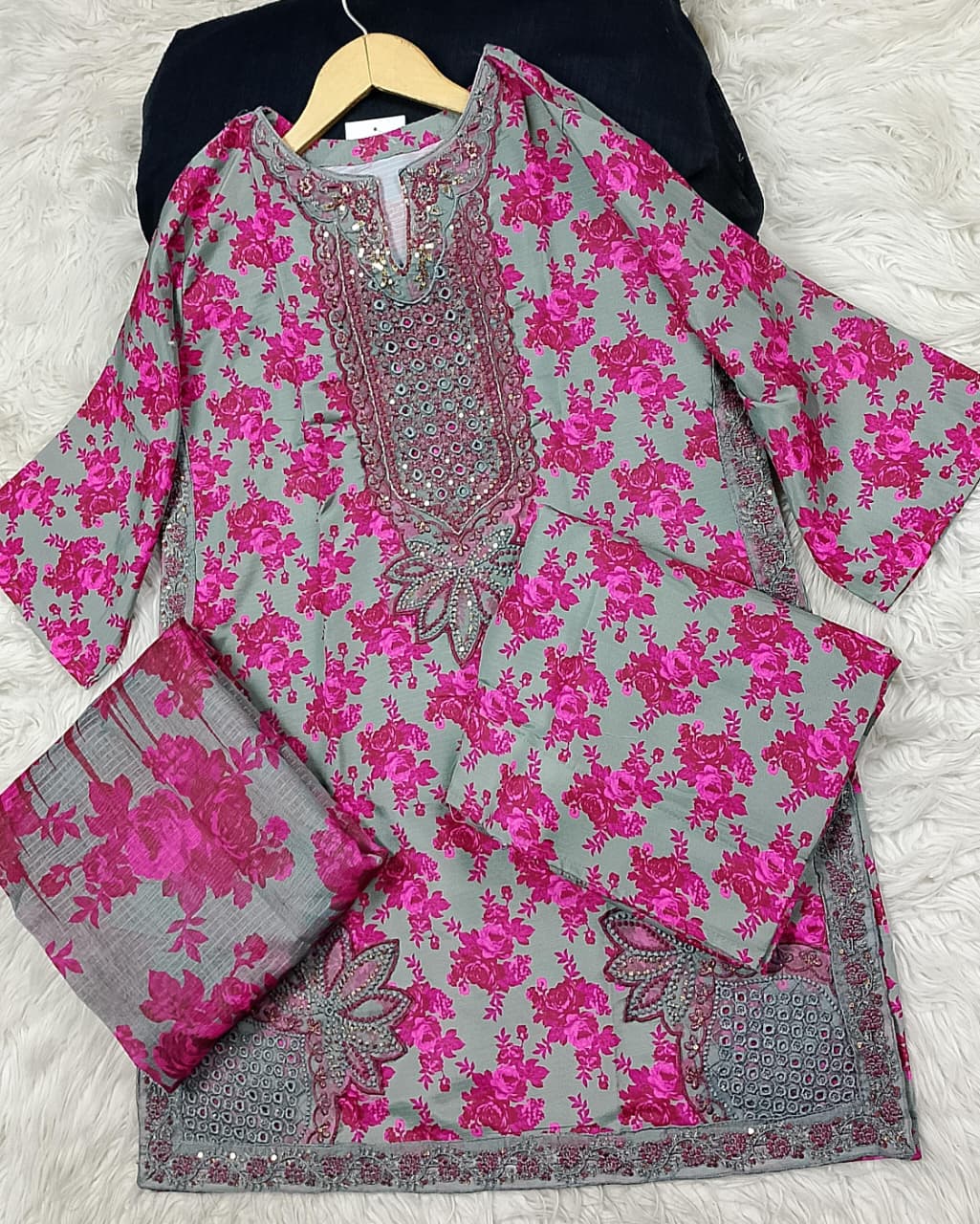 3 PIECE - EMBROIDERED LAWN SUIT