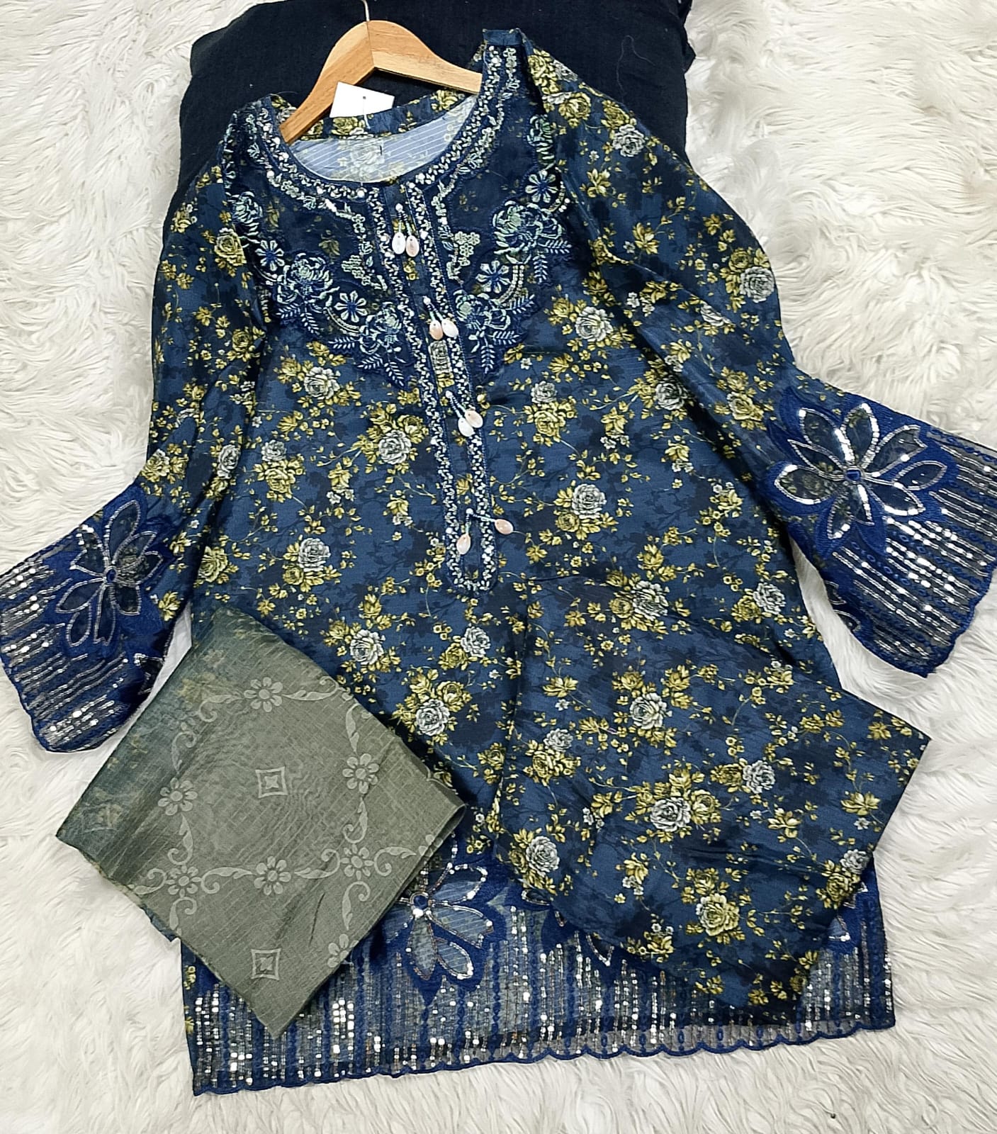 3 PIECE - EMBROIDERED LAWN SUIT