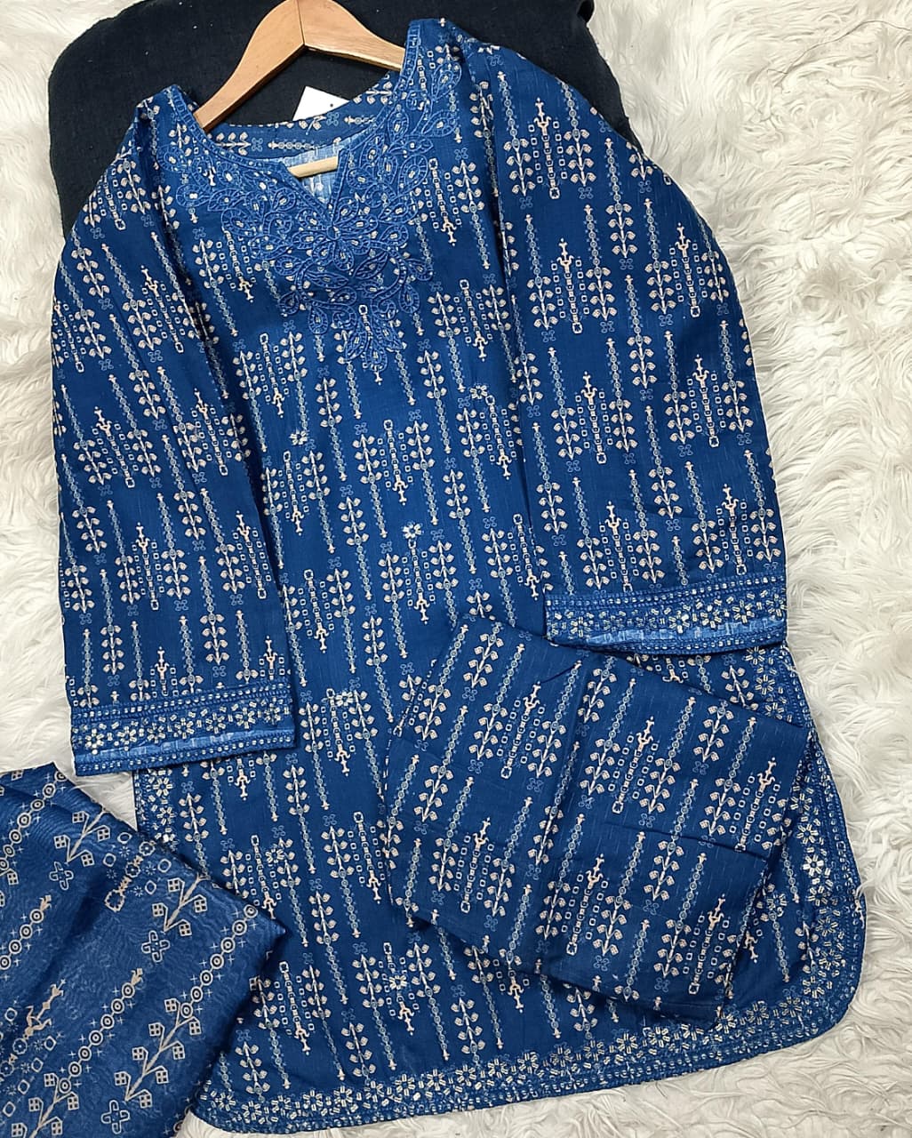 3 PIECE - EMBROIDERED LAWN SUIT